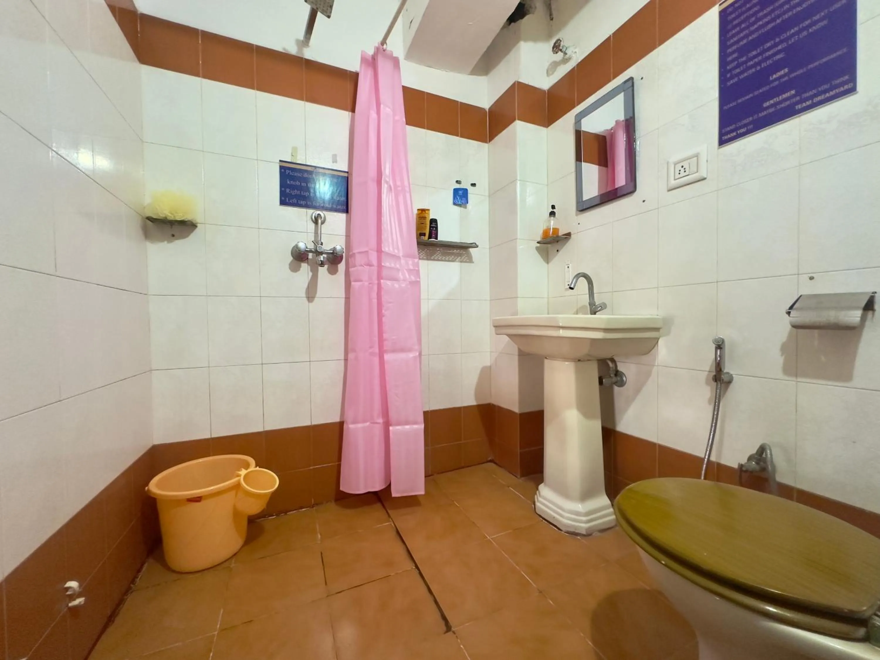 Shower in Dreamyard Udaipur