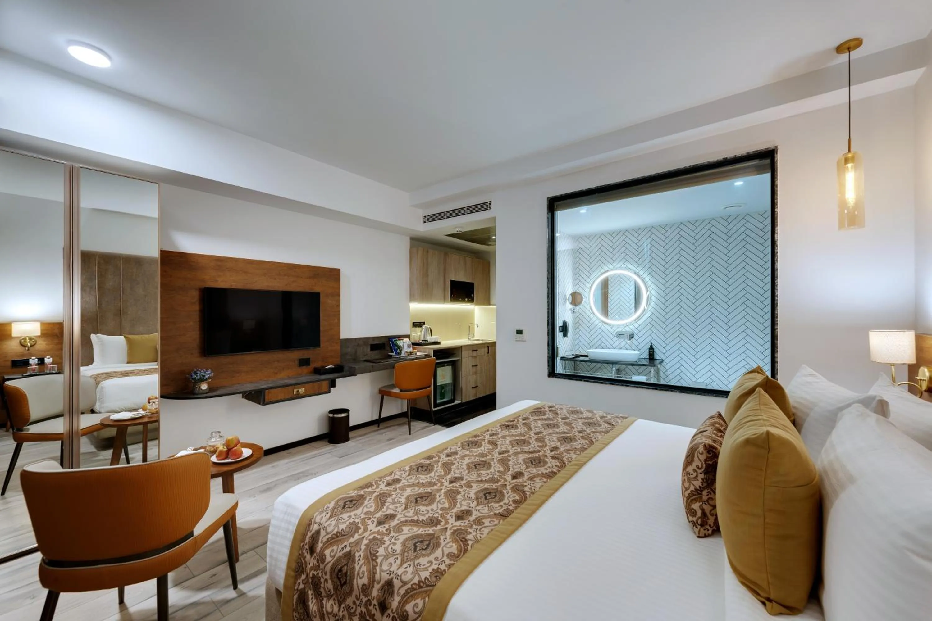 Hays AIR By Ahuja Residences - Golf Course Ext Road & Sector 51