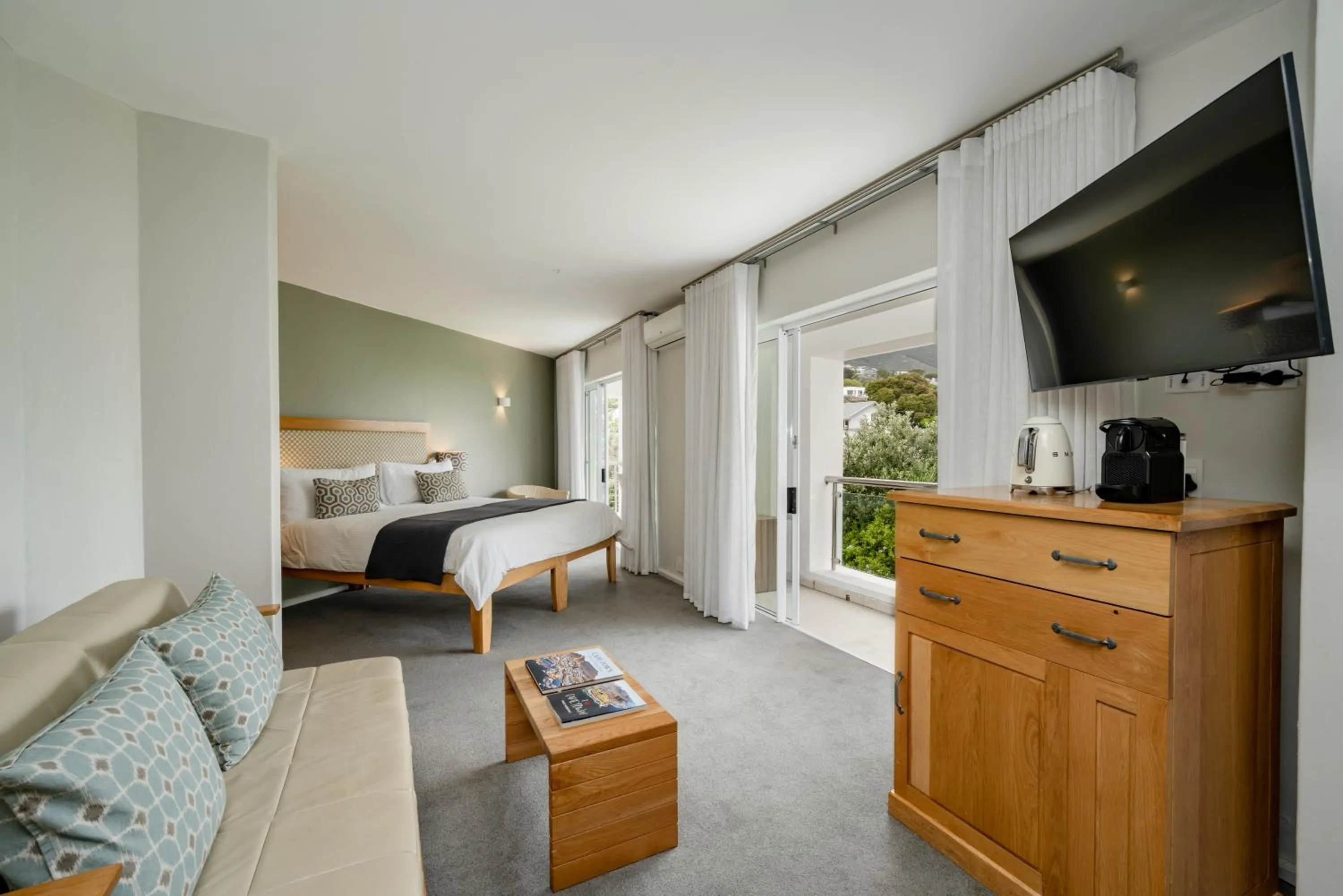 Photo of the whole room, Bed in The Bay Hotel