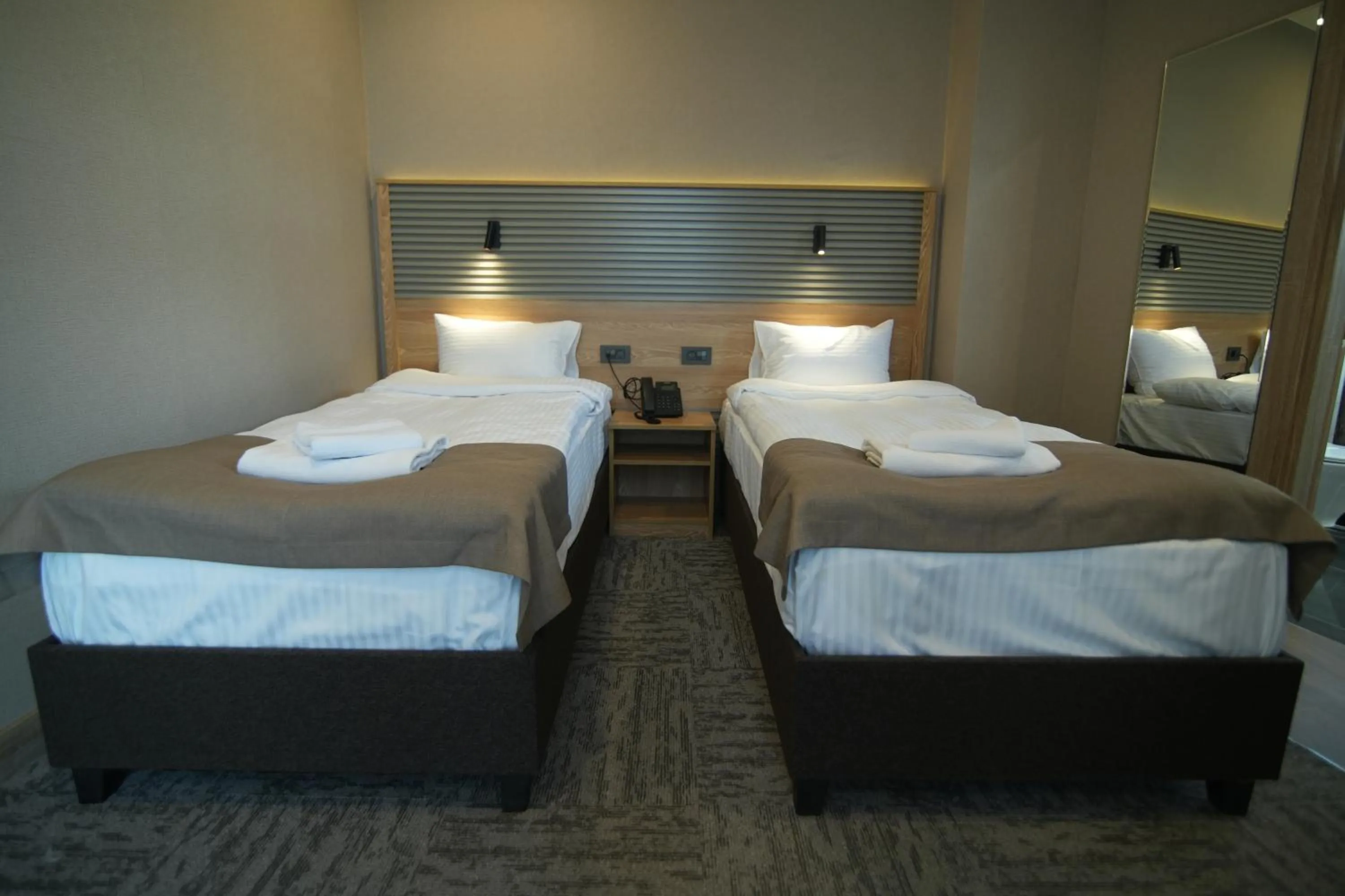 Twin Room in Kent Room Hotel