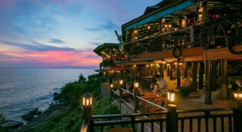 Diamond Cliff Beach Lanta Resort