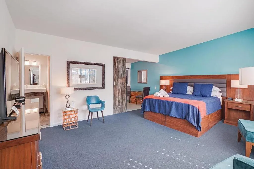 INNdulge Iconic Gay Men's Resort