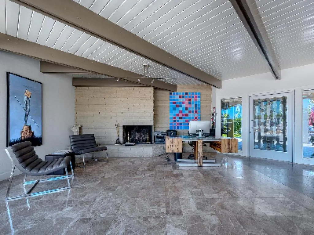 INNdulge Iconic Gay Men's Resort