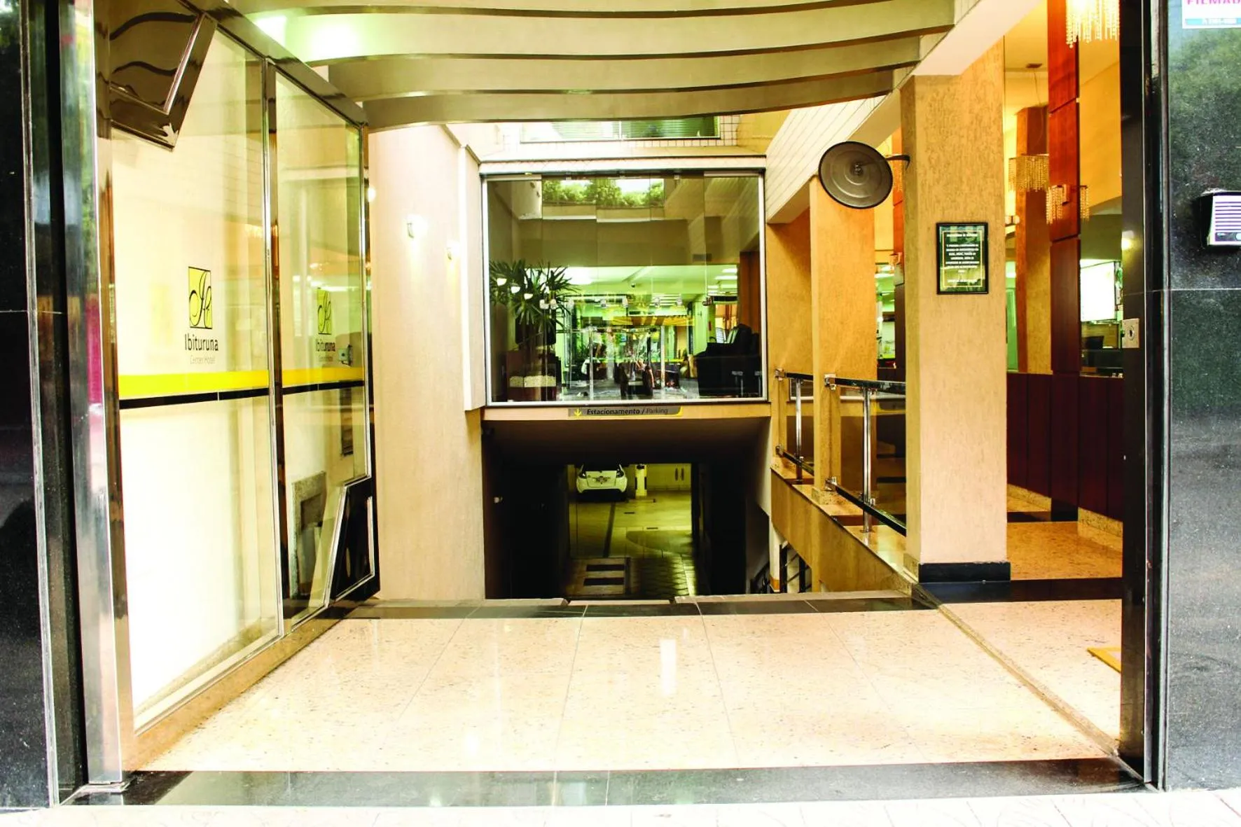 Facade/entrance in Ibituruna Center Hotel