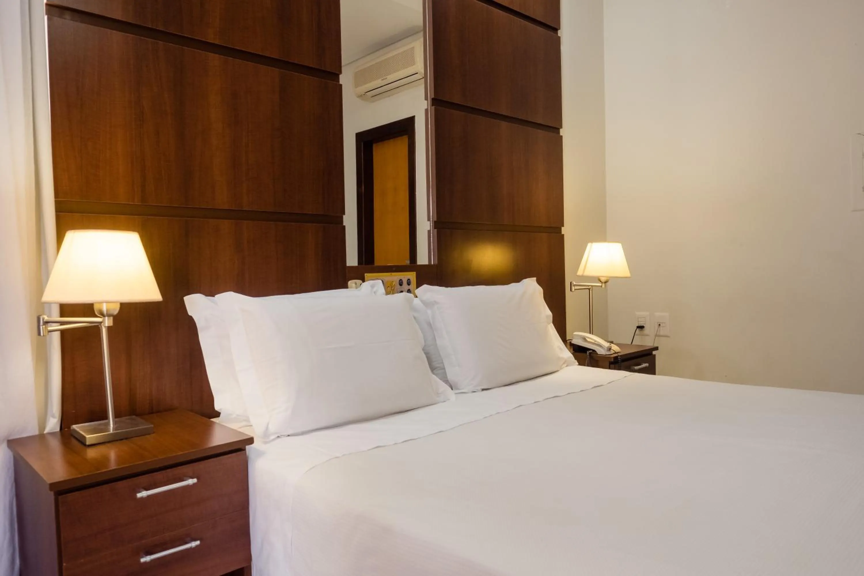 Bed in Ibituruna Center Hotel