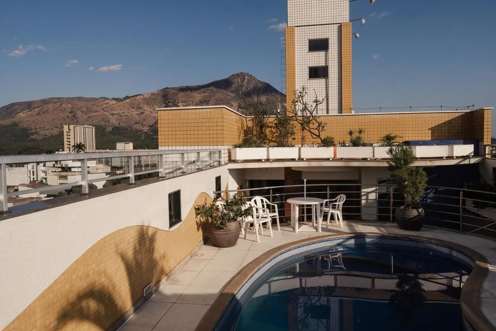 Swimming pool in Ibituruna Center Hotel