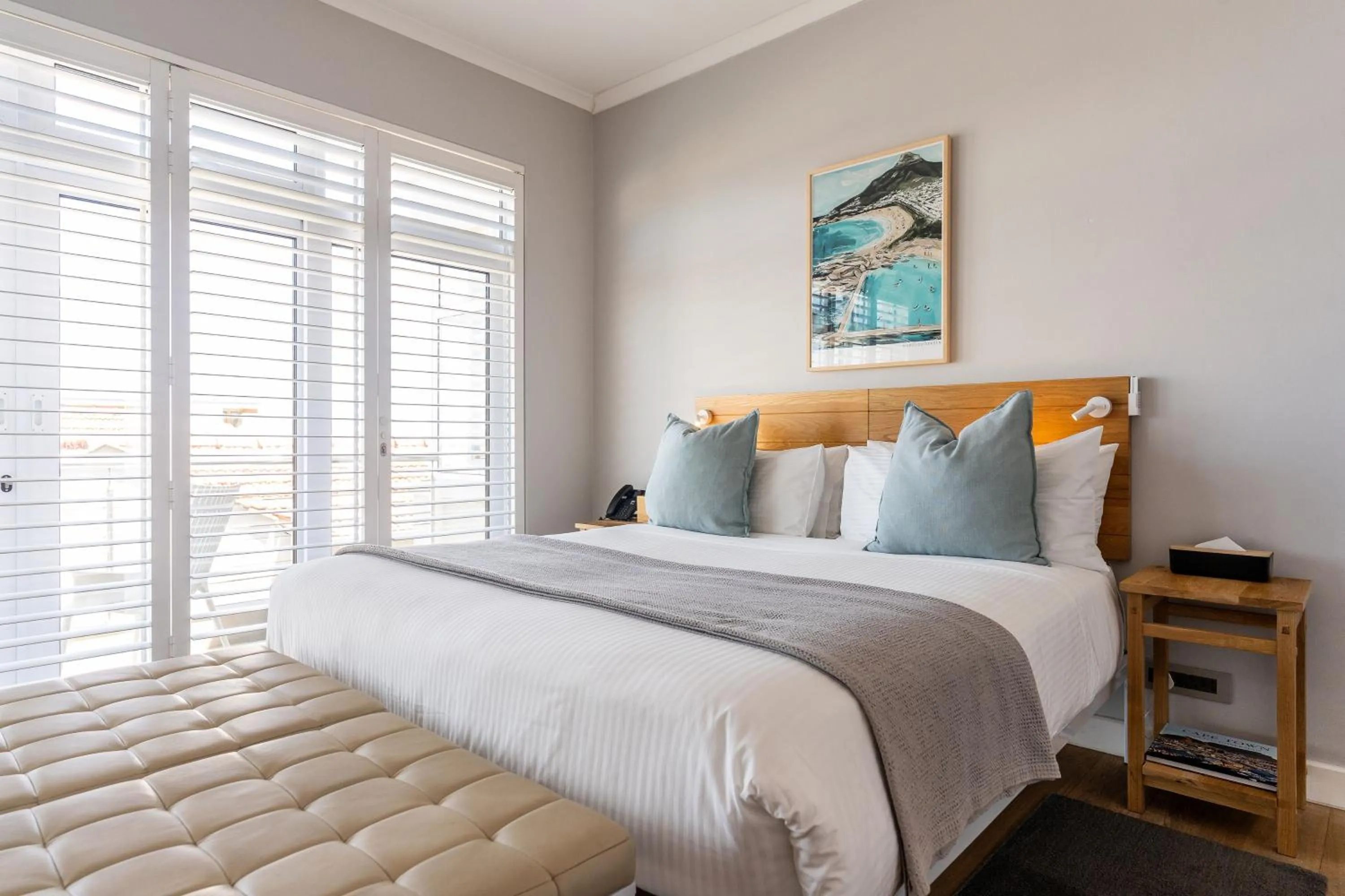 Bed in Camps Bay Retreat Hotel