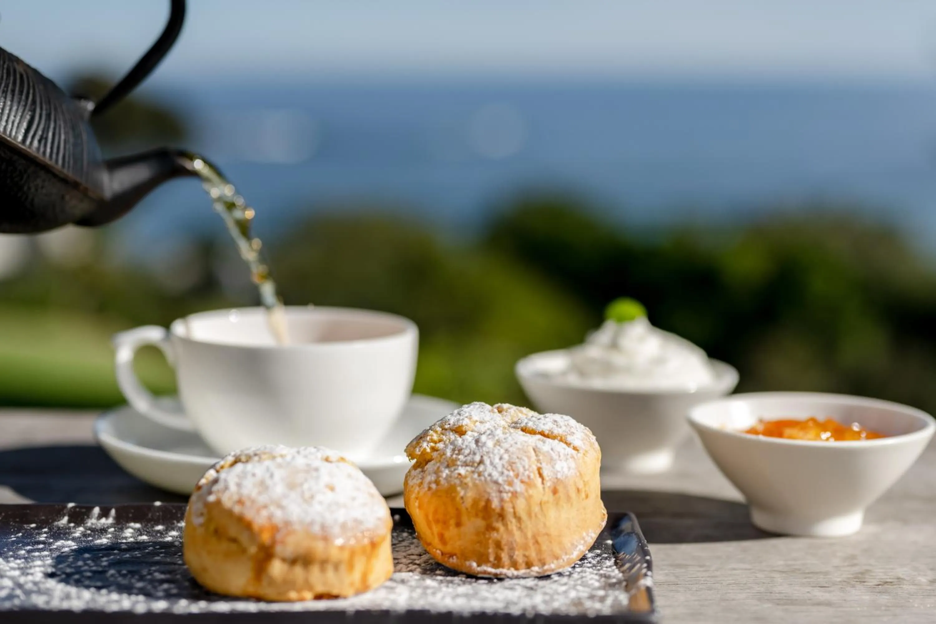 Restaurant/places to eat in Camps Bay Retreat Hotel