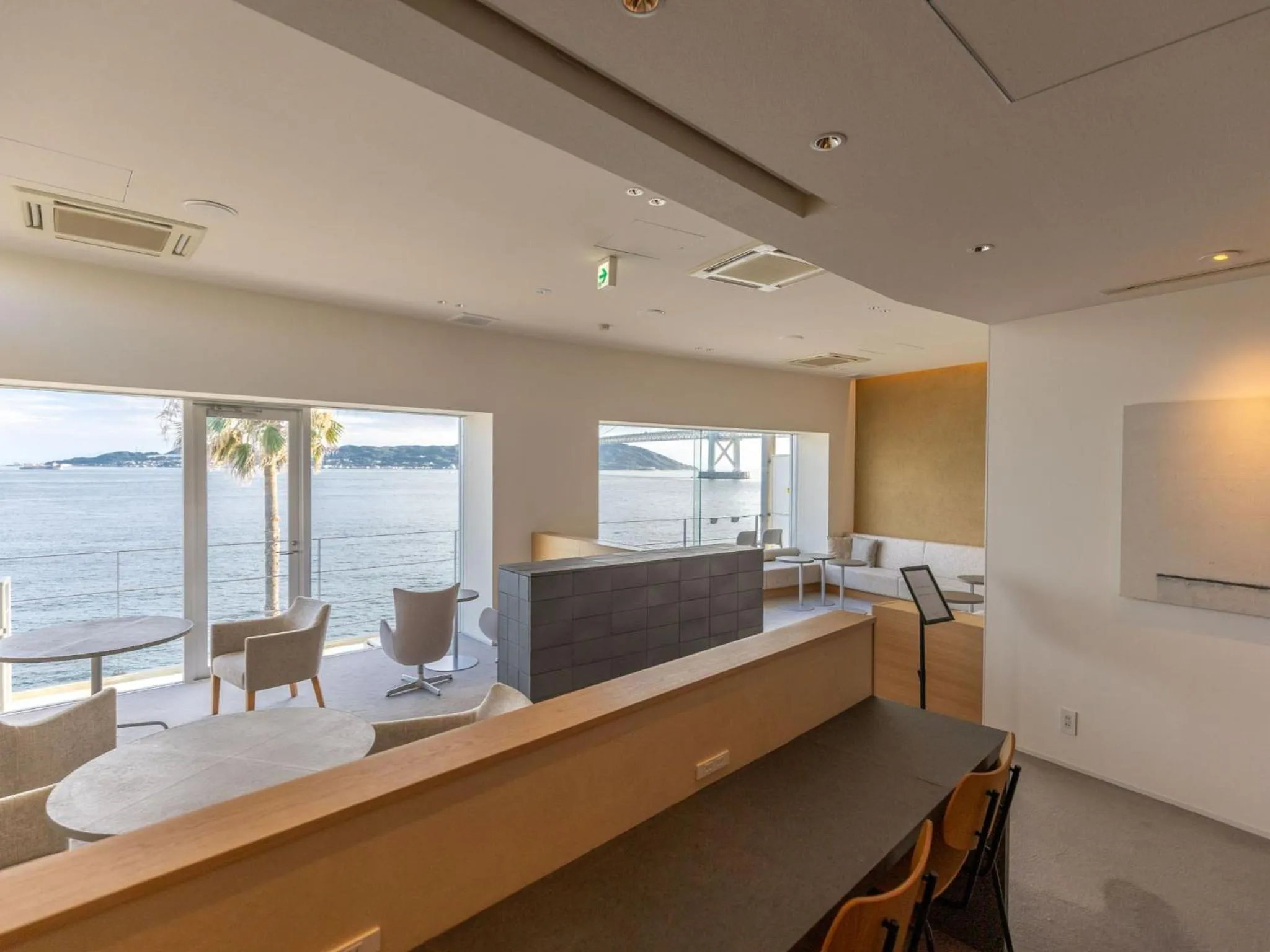 Communal lounge/ TV room in Hotel Setre Kobe Maiko