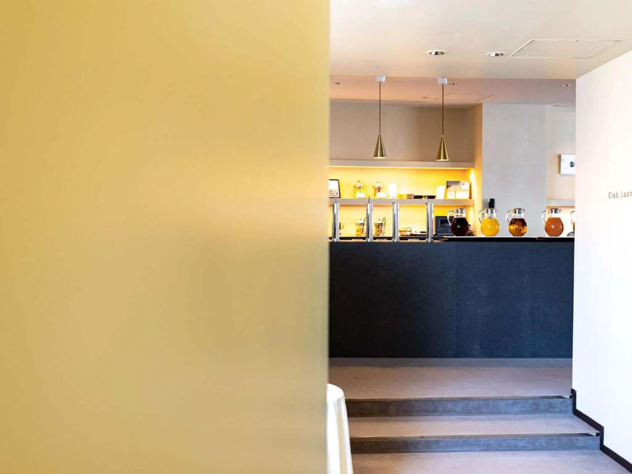 Communal lounge/ TV room in Hotel Setre Kobe Maiko