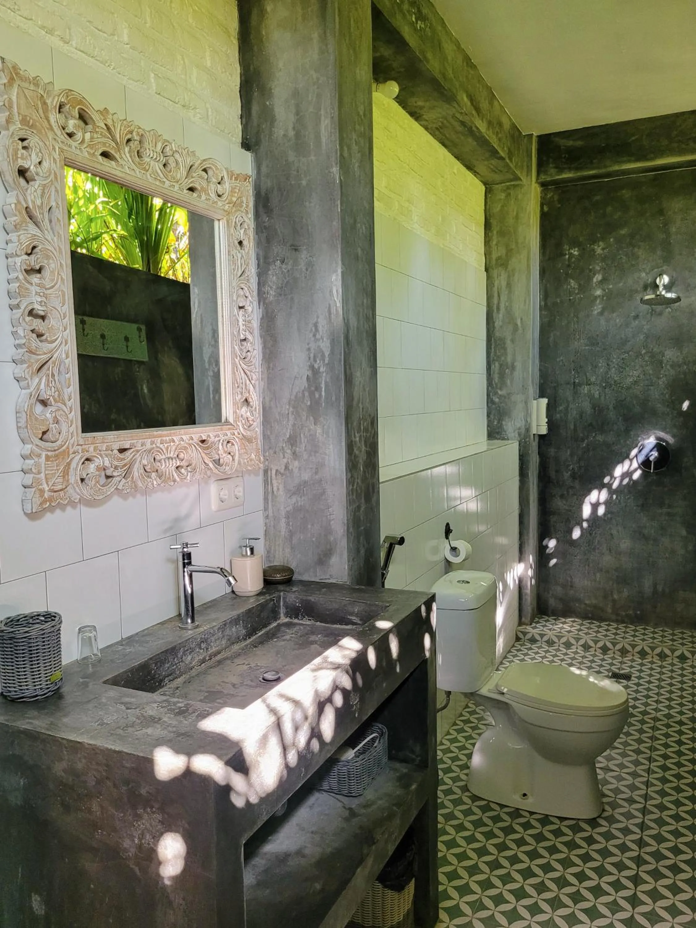 Shower in Les Rizieres Lombok - Tetebatu