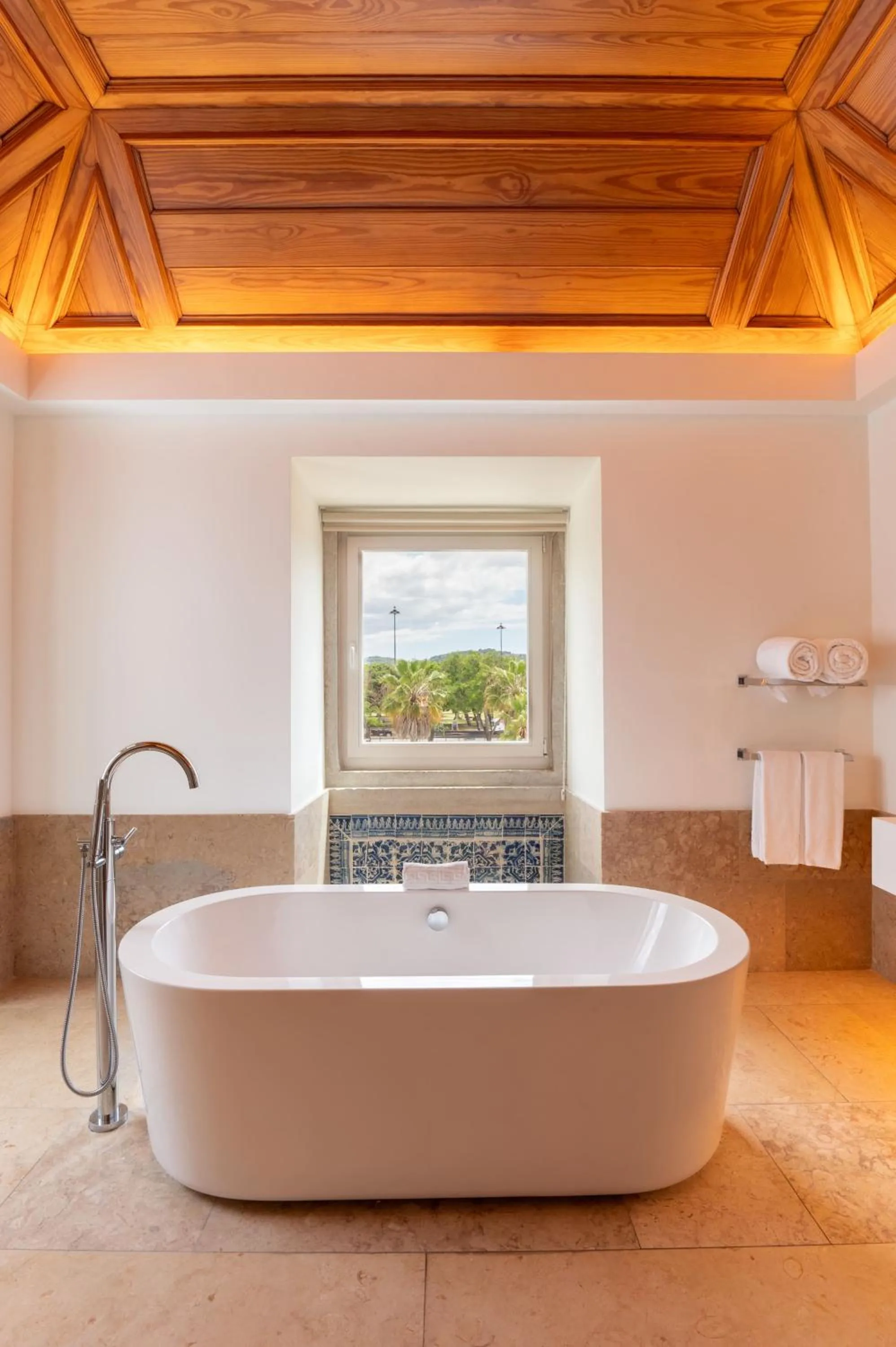 Bathroom in Palácio do Governador - Lisbon Hotel & Spa