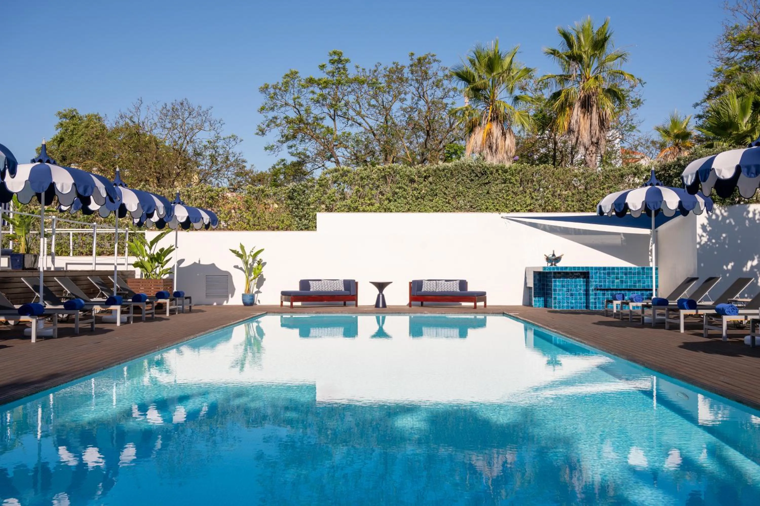 Swimming pool in Palácio do Governador - Lisbon Hotel & Spa