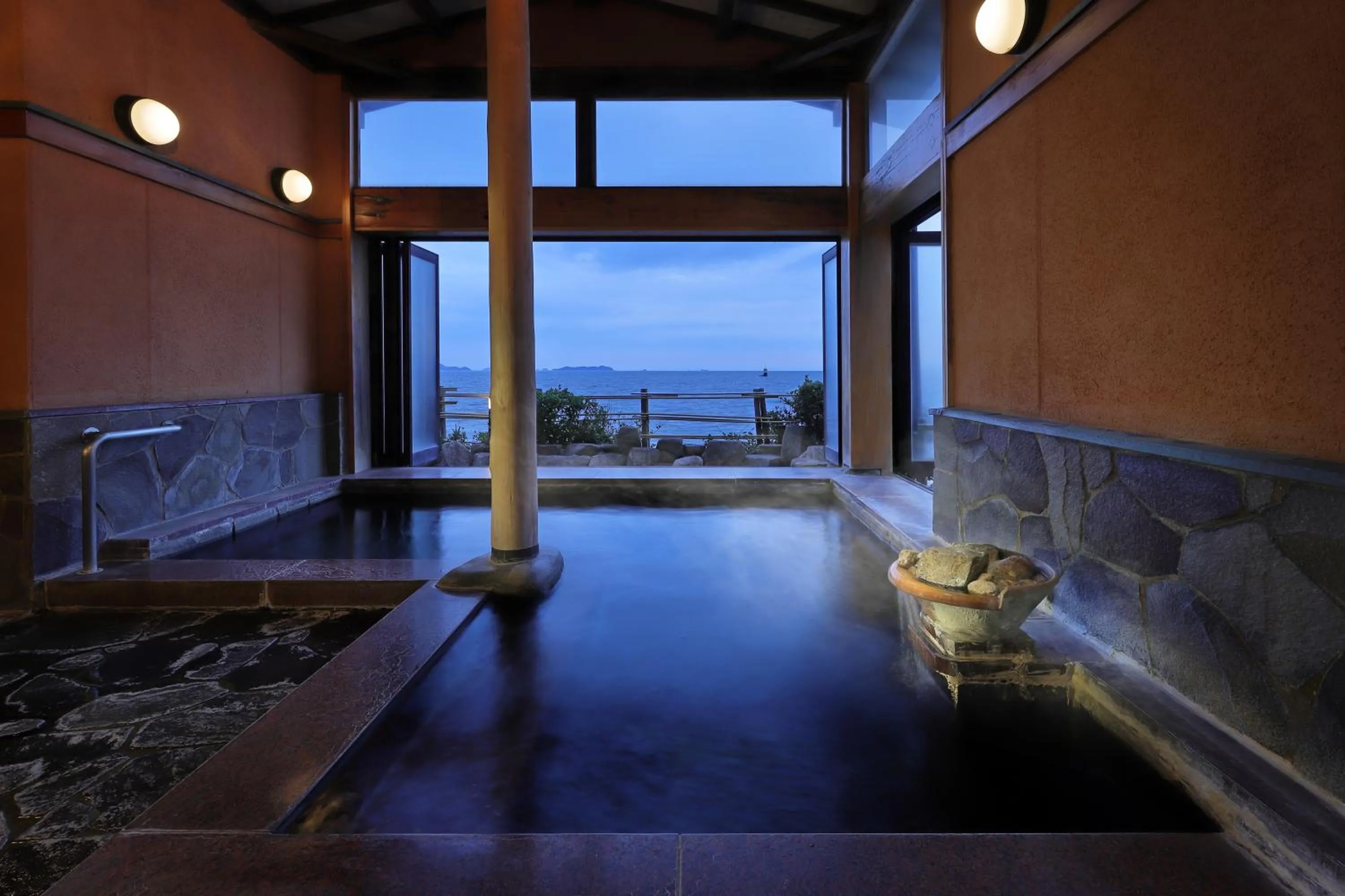 Hot Tub in Ako Onsen Shokichi