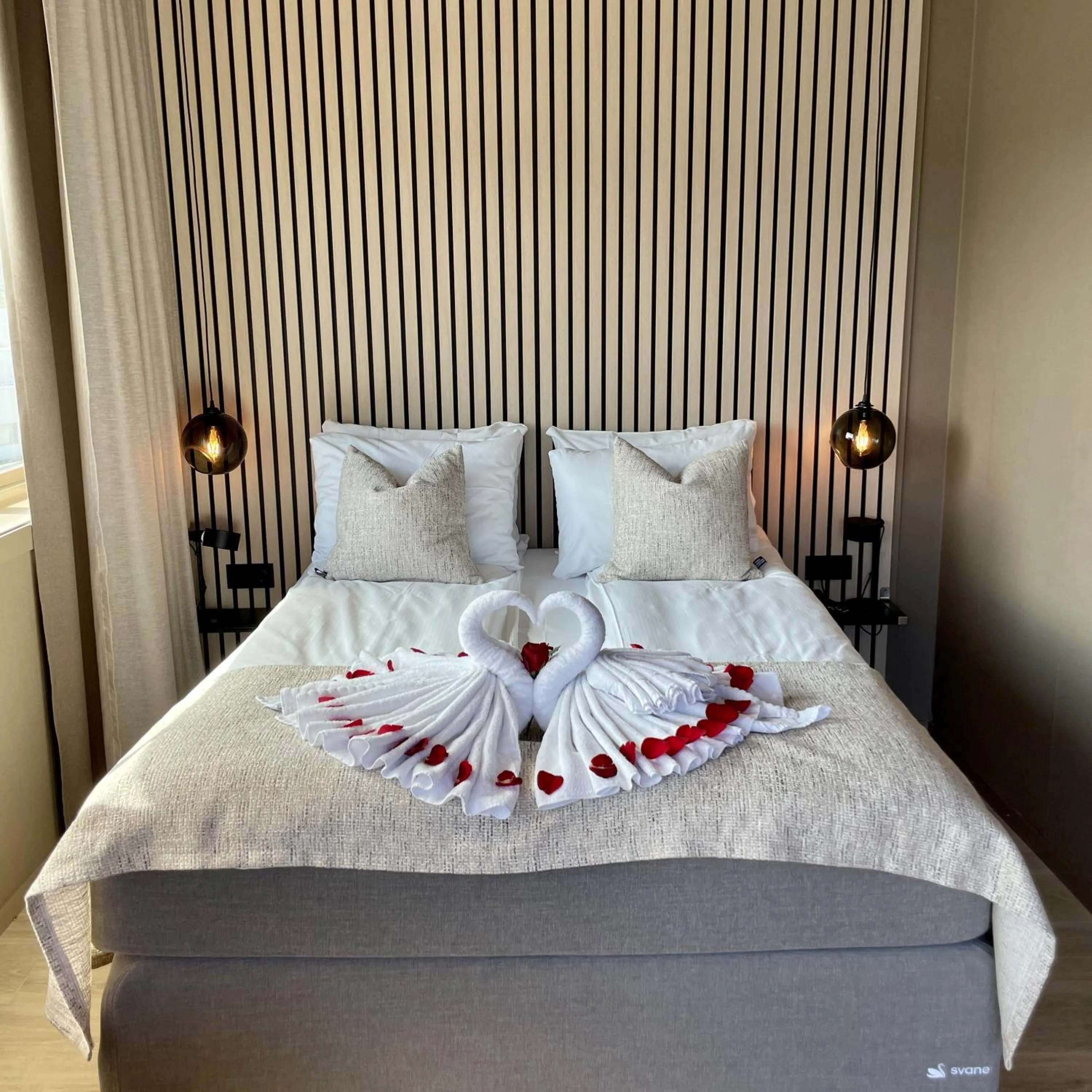 Bed in Vestnes Fjordhotell