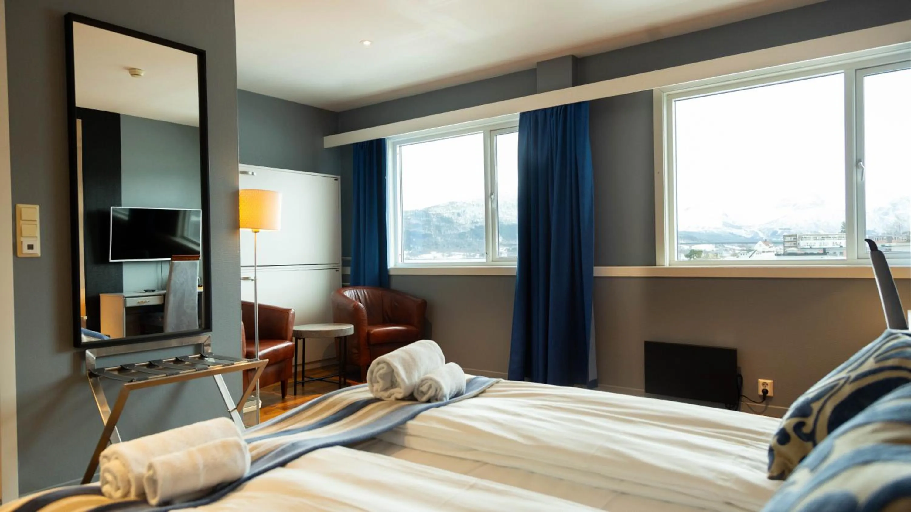 Bed in Vestnes Fjordhotell