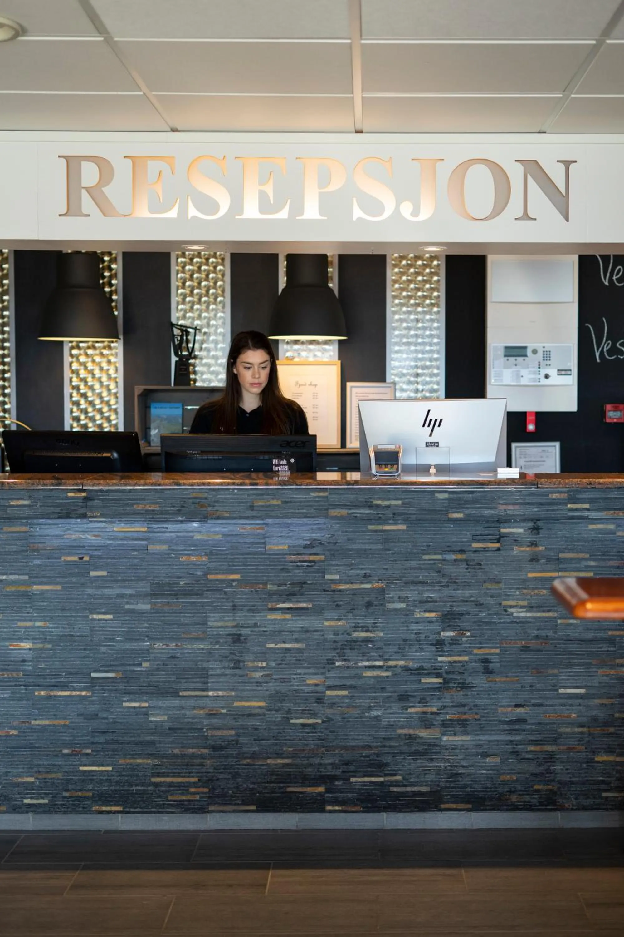 Lobby or reception in Vestnes Fjordhotell