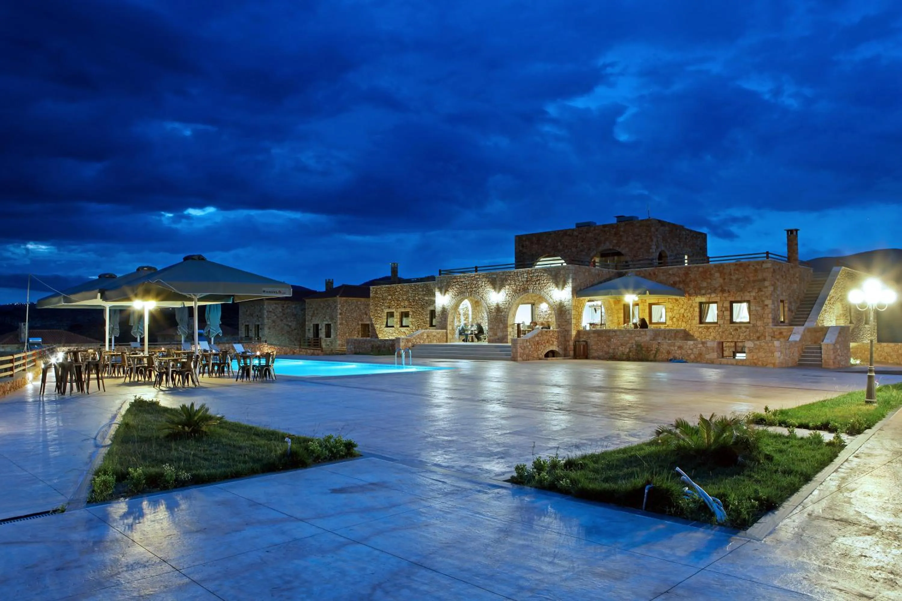 Night in Melies Hotel