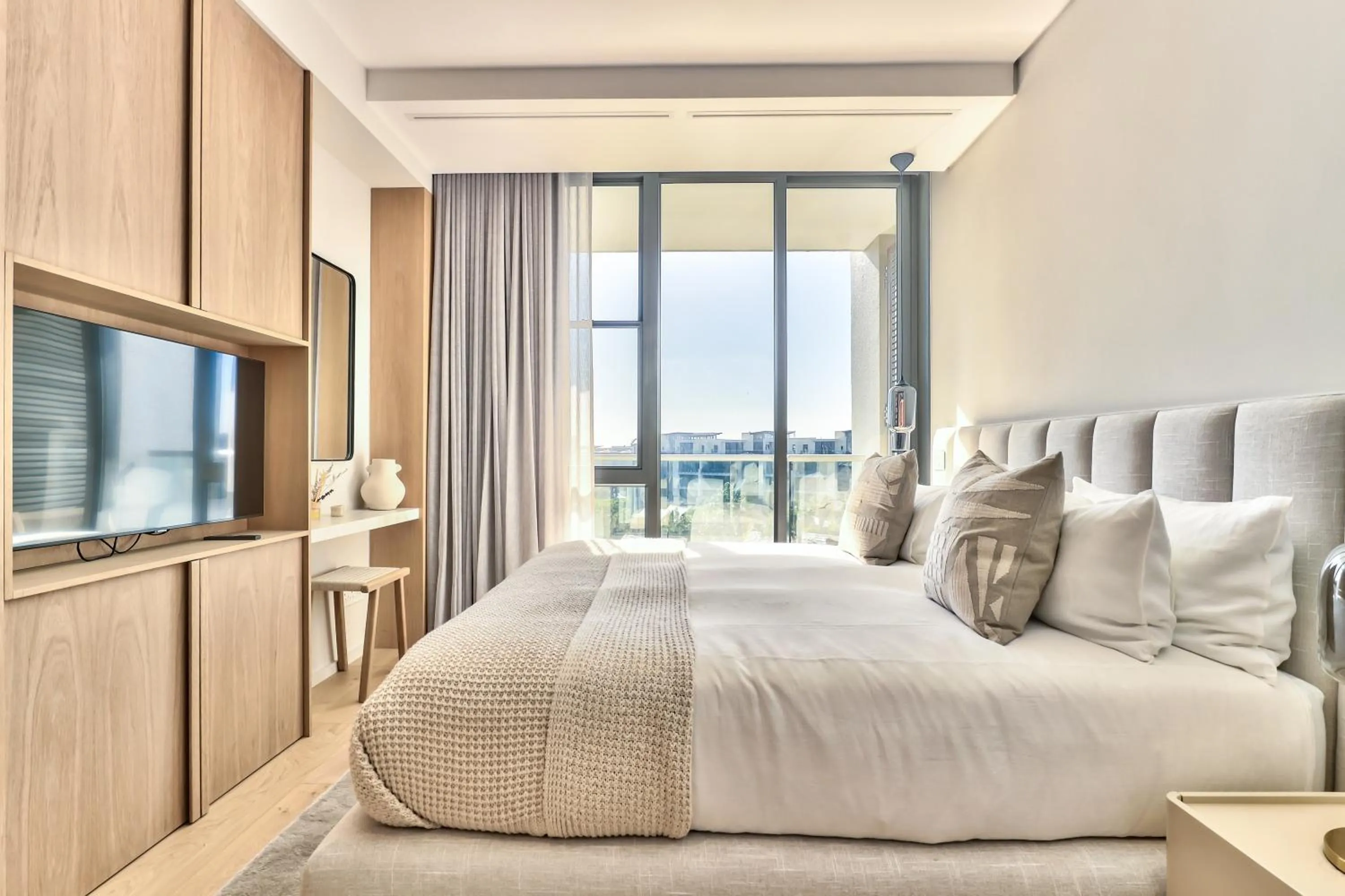 Bed in Waterfront Village