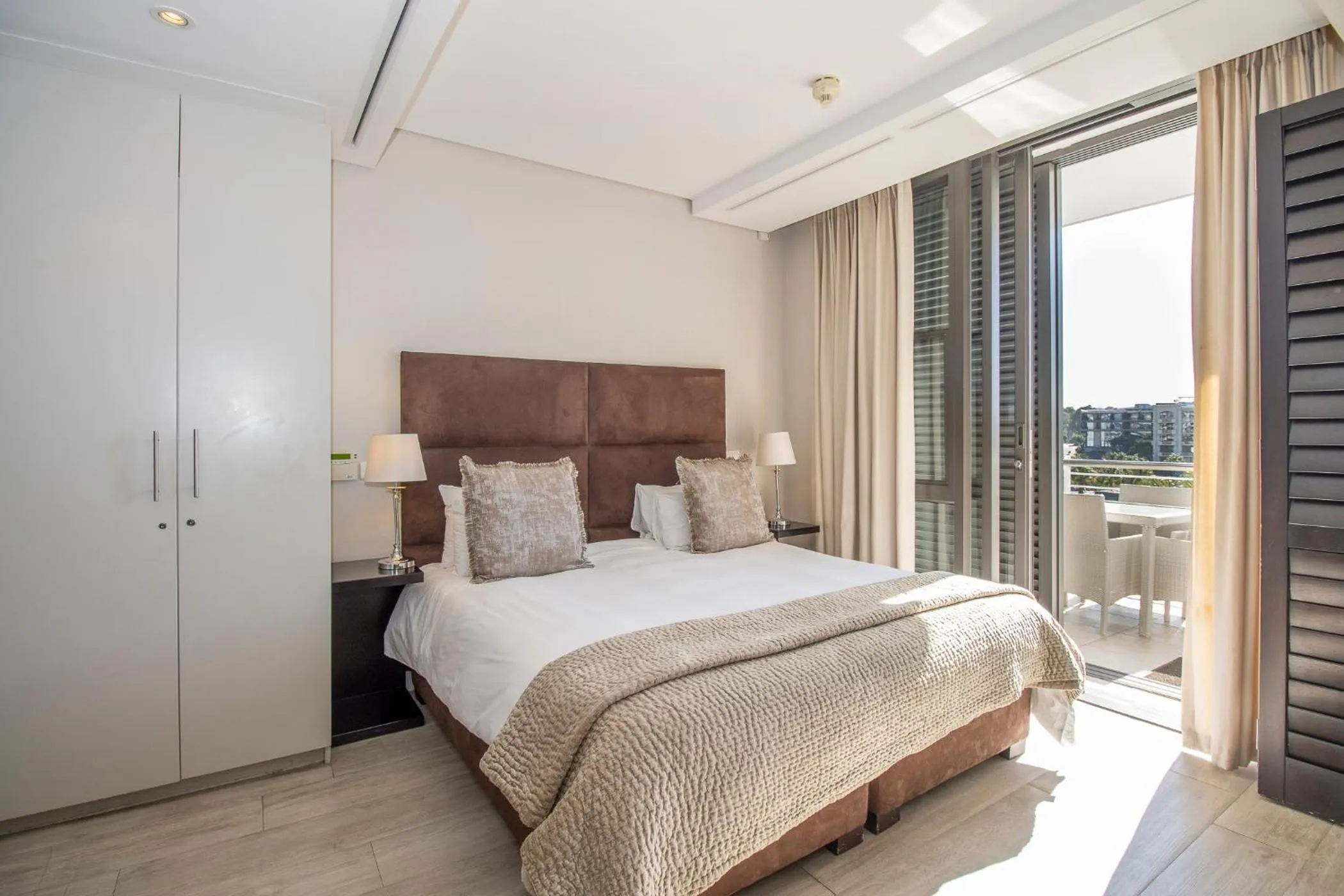 Bed in Waterfront Village