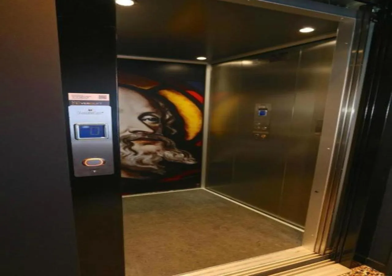 Facility for disabled guests in Zakske13 - Design Boutique B&B in Bruges city centre