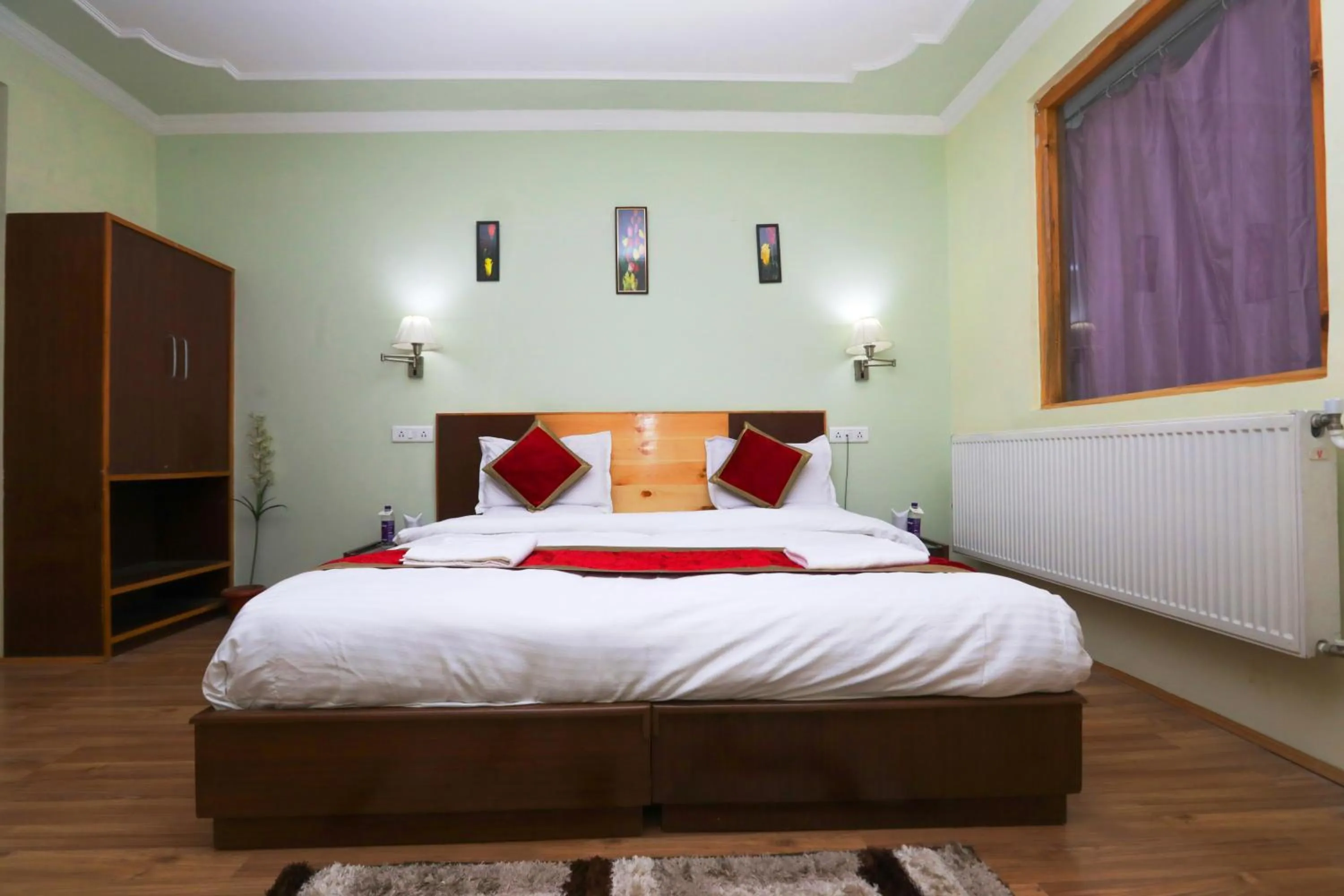 Bed in Royal Holiday Ladakh