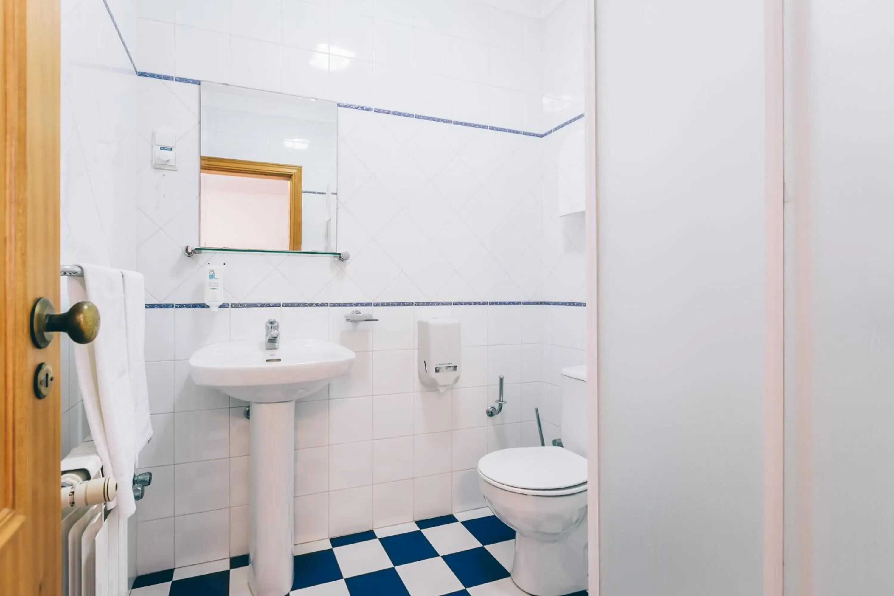 Double Room - single occupancy in Pátio da Figueira Double Room - single occupancy in Pátio da Figueira
