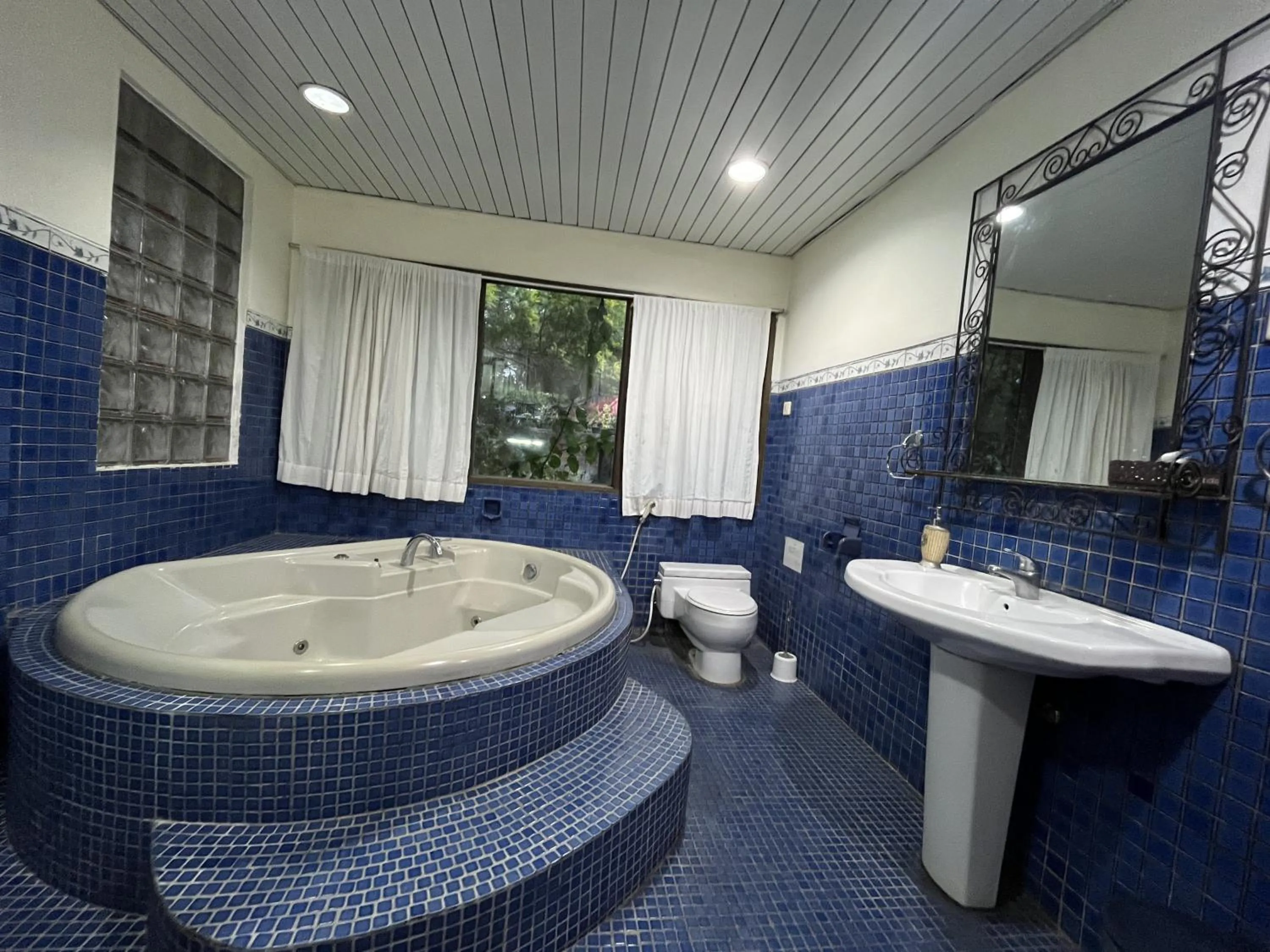 The Pinewood Lodge and Organic Farm