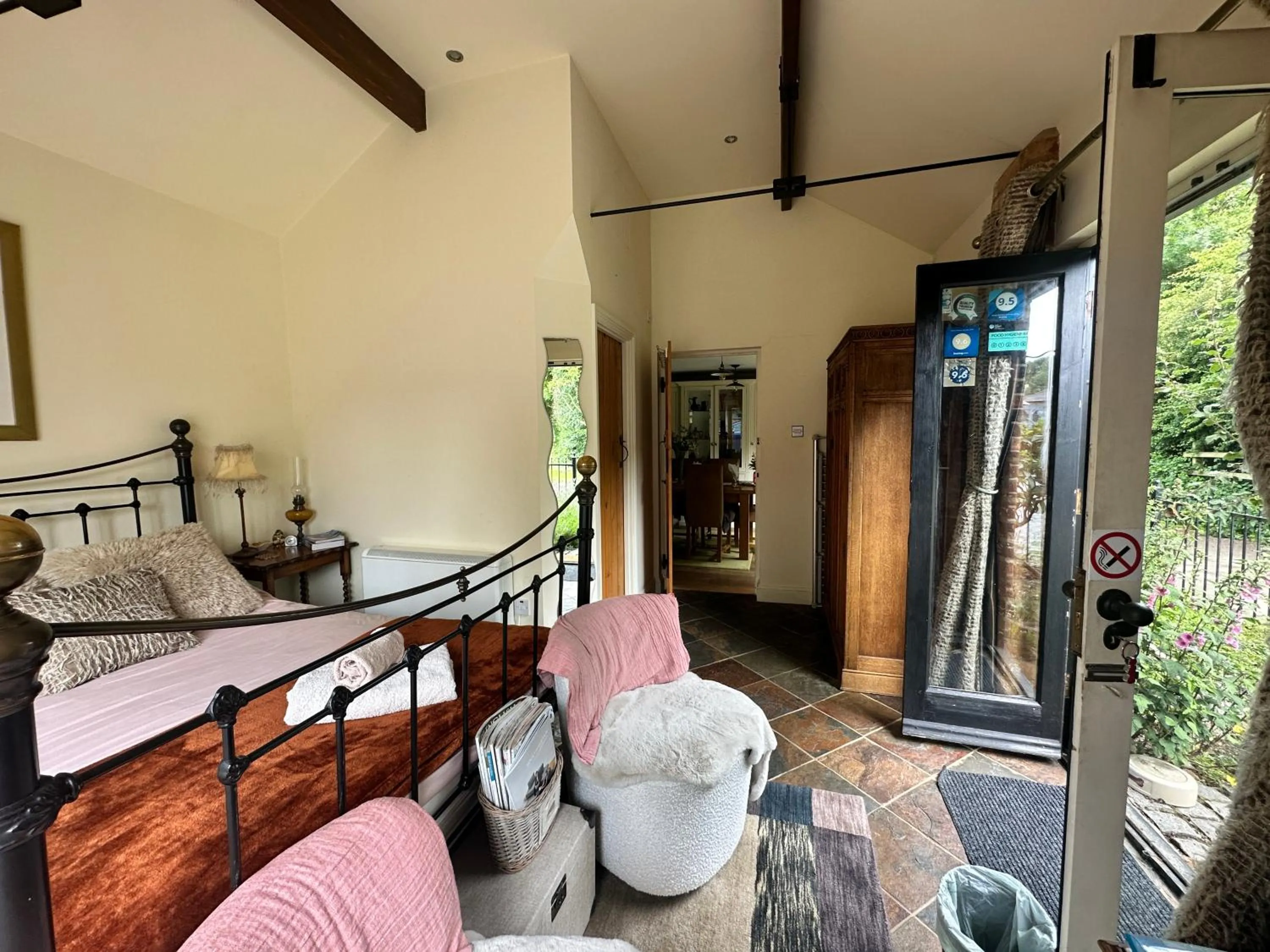 Bed in Bybrook Barn Bed & Breakfast