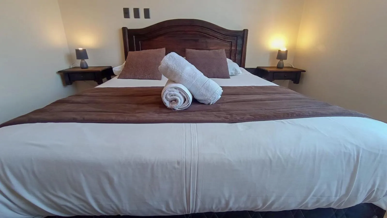 Bedroom, Bed in Apartamentos Costanera Centre