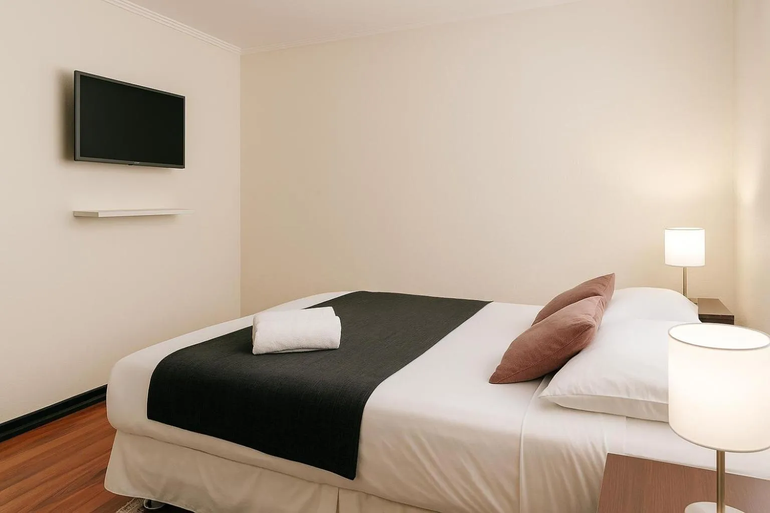 Bed in Apartamentos Costanera Centre