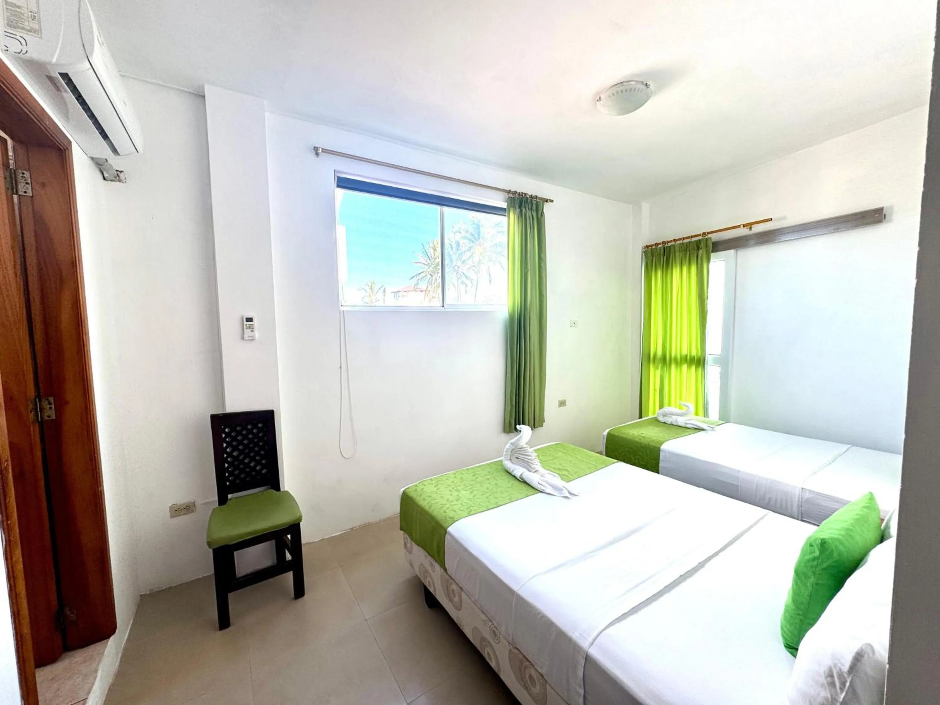 Photo of the whole room, Bed in El Rincón de George