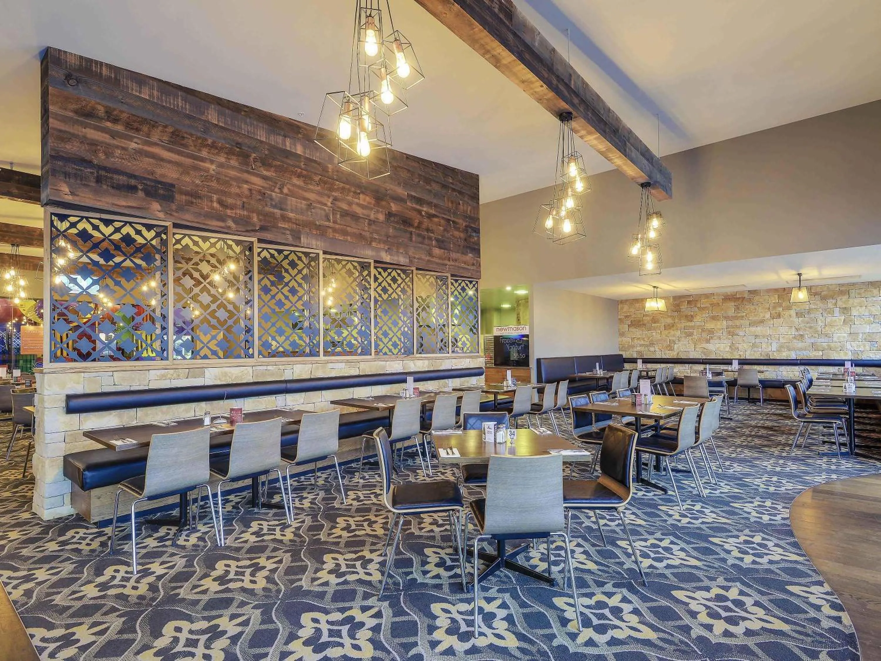 Restaurant/places to eat in Mercure Warragul