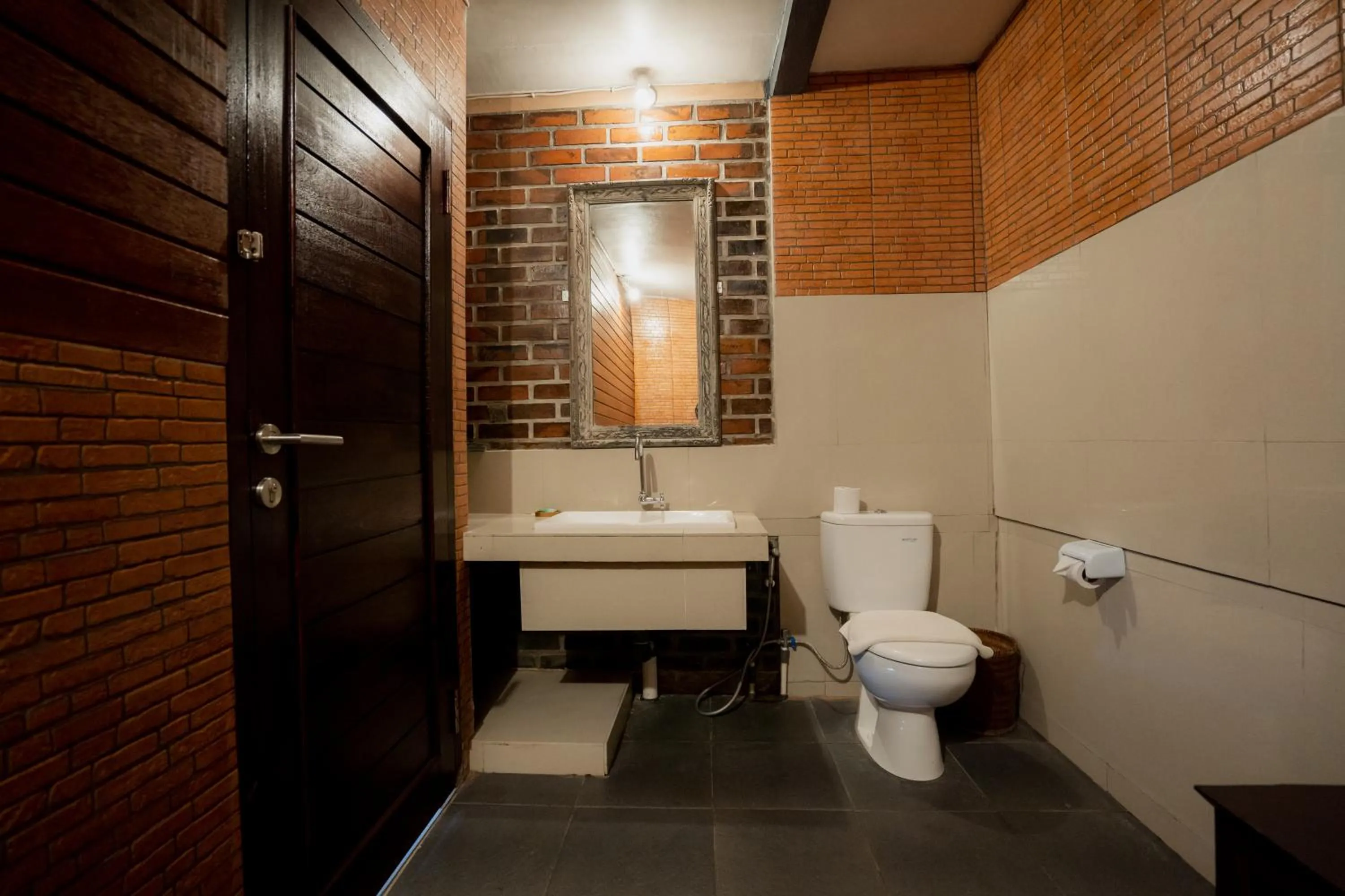 Toilet in Astana Swaha Villa