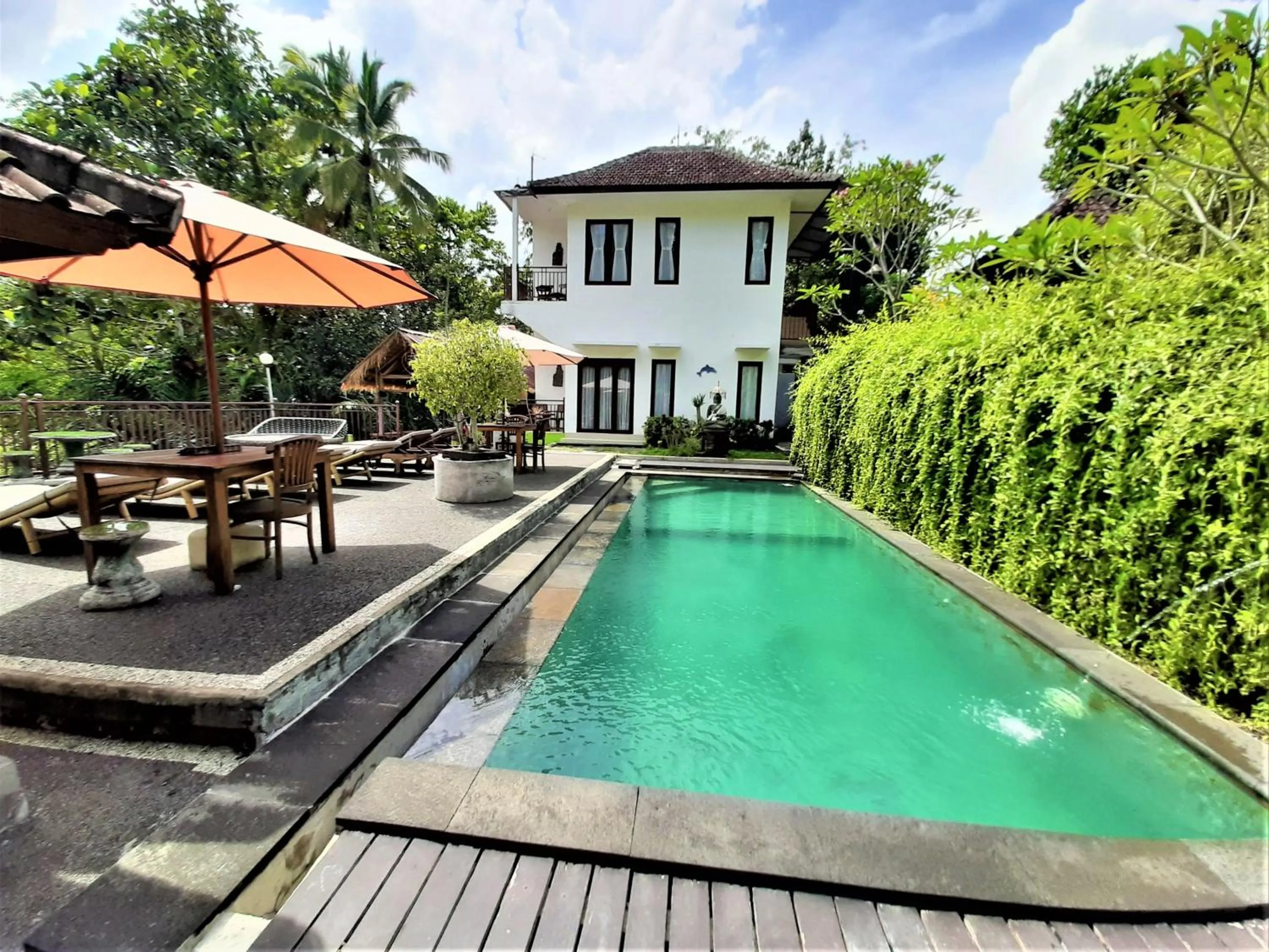 Swimming pool in Astana Swaha Villa