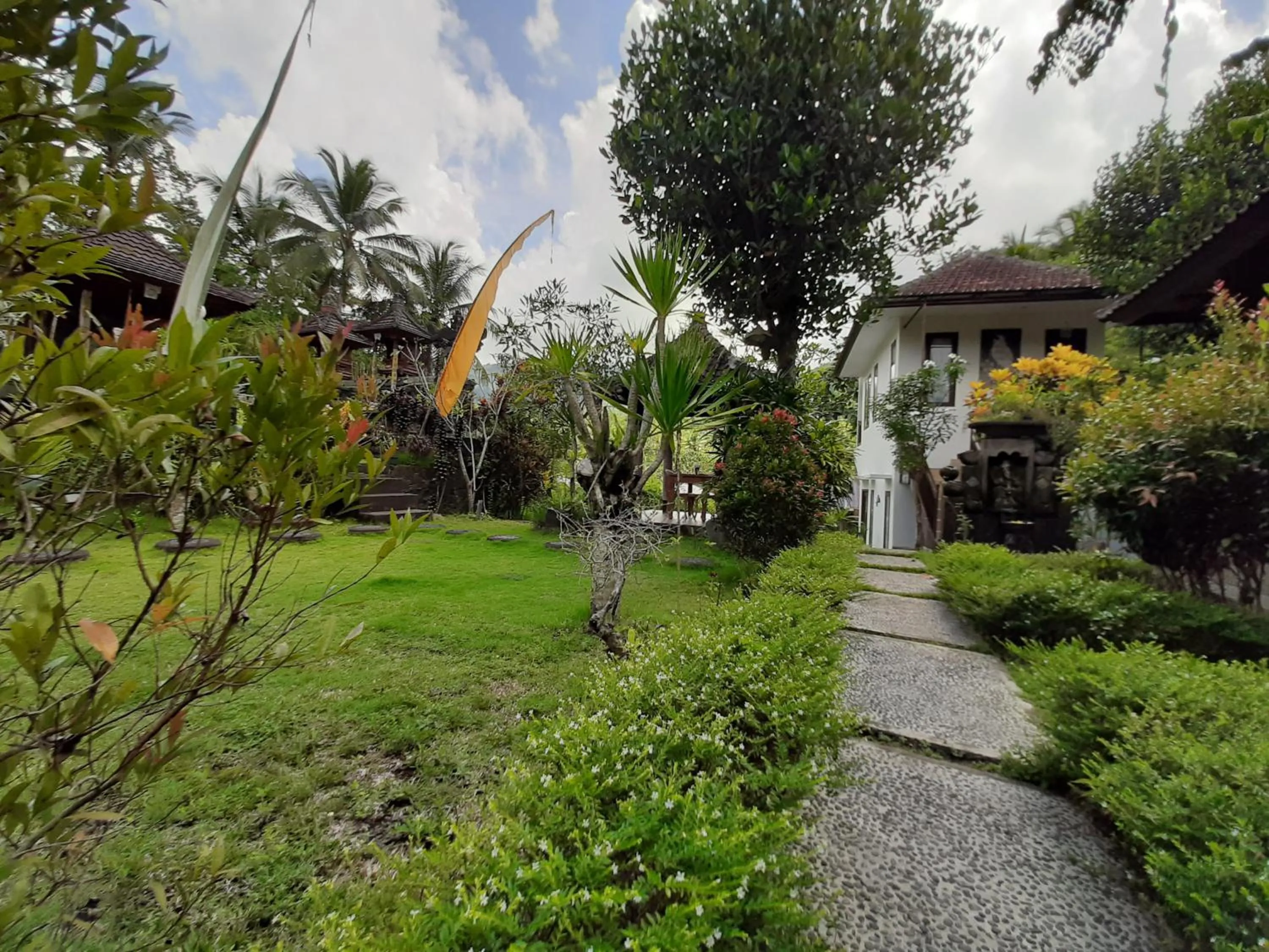 Garden in Astana Swaha Villa