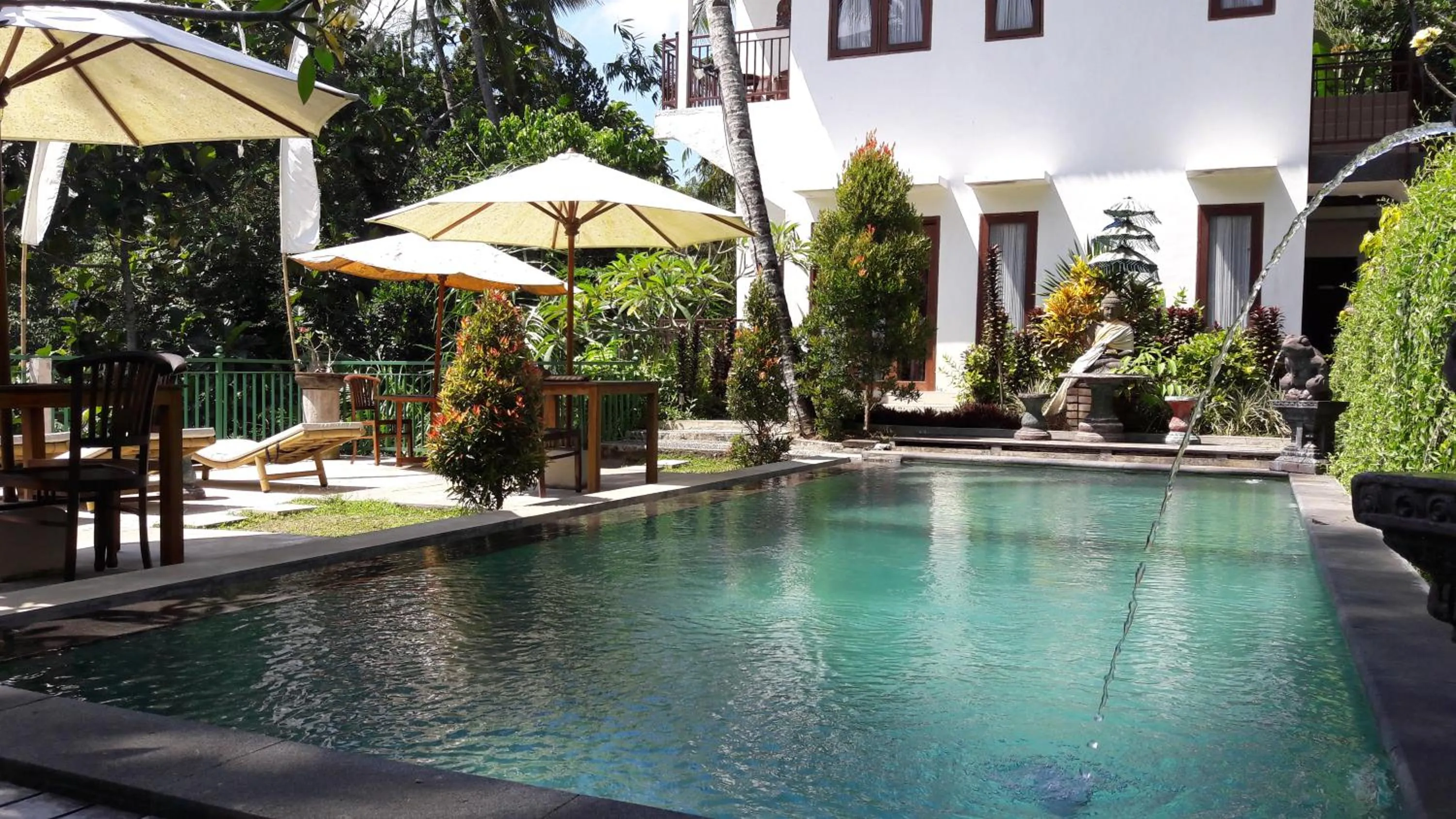 Swimming pool in Astana Swaha Villa