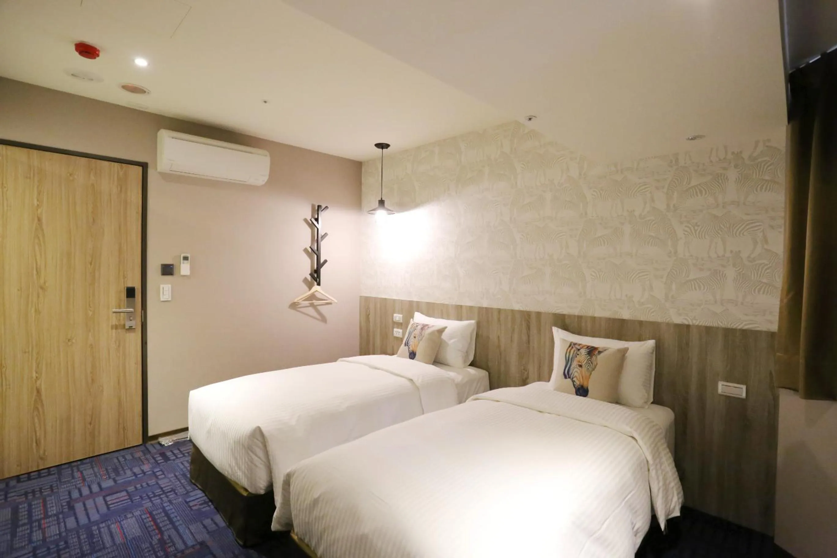Photo of the whole room, Bed in Ark Hotel - Changan Fuxing方舟商業股份有限公司