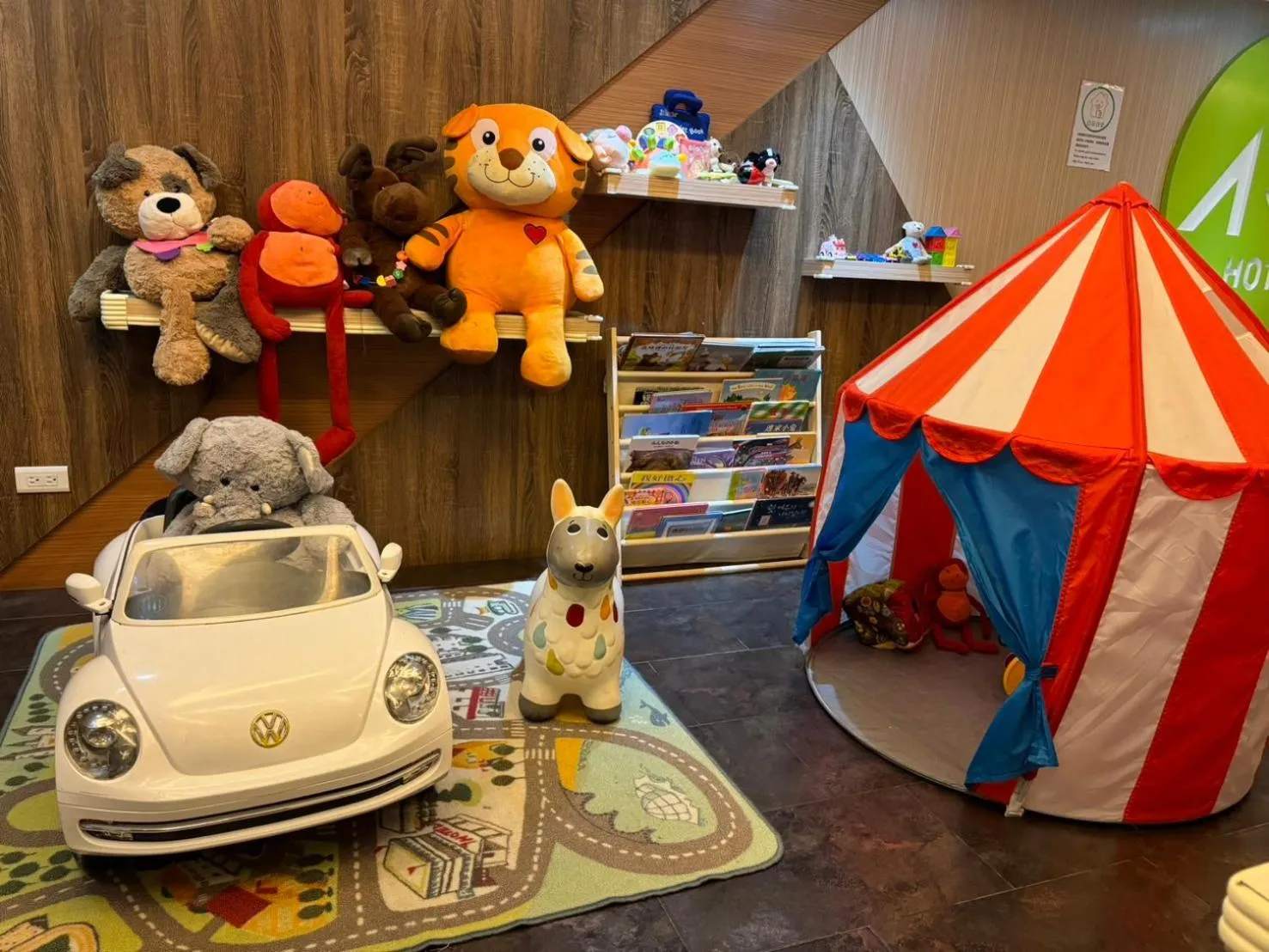 Restaurant/places to eat in Ark Hotel - Changan Fuxing方舟商業股份有限公司