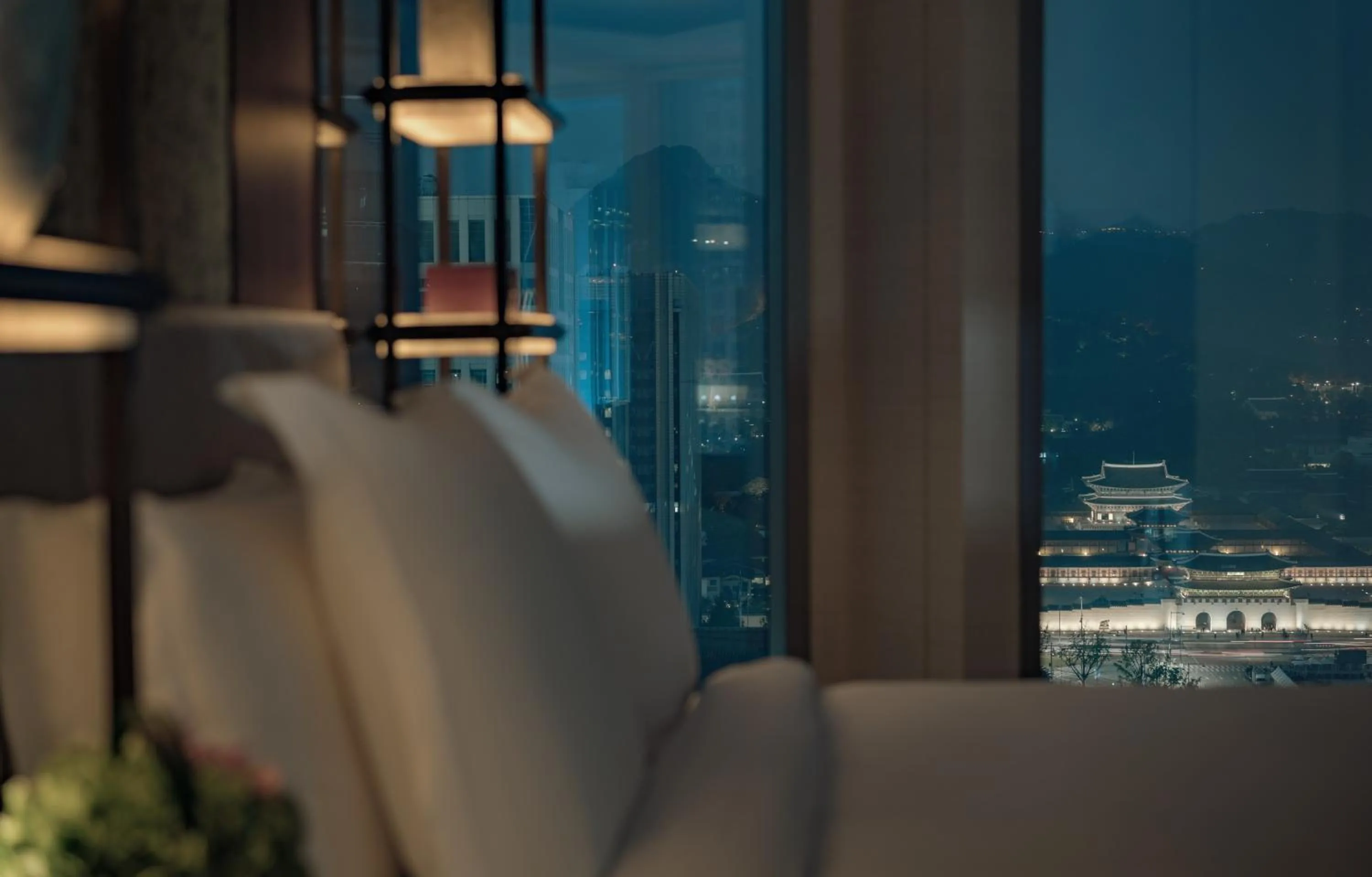 Bed in Four Seasons Hotel Seoul