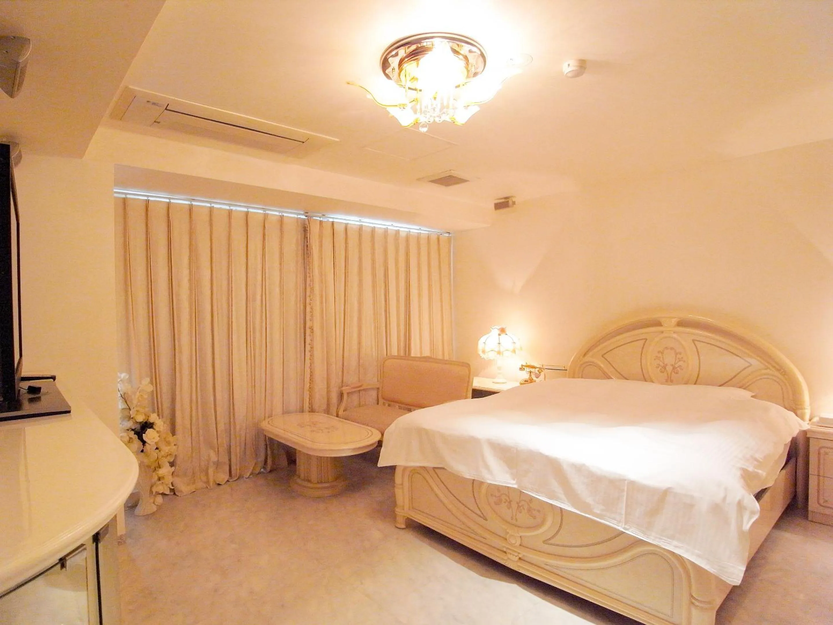 Bed in V Hotel (Adult Only)