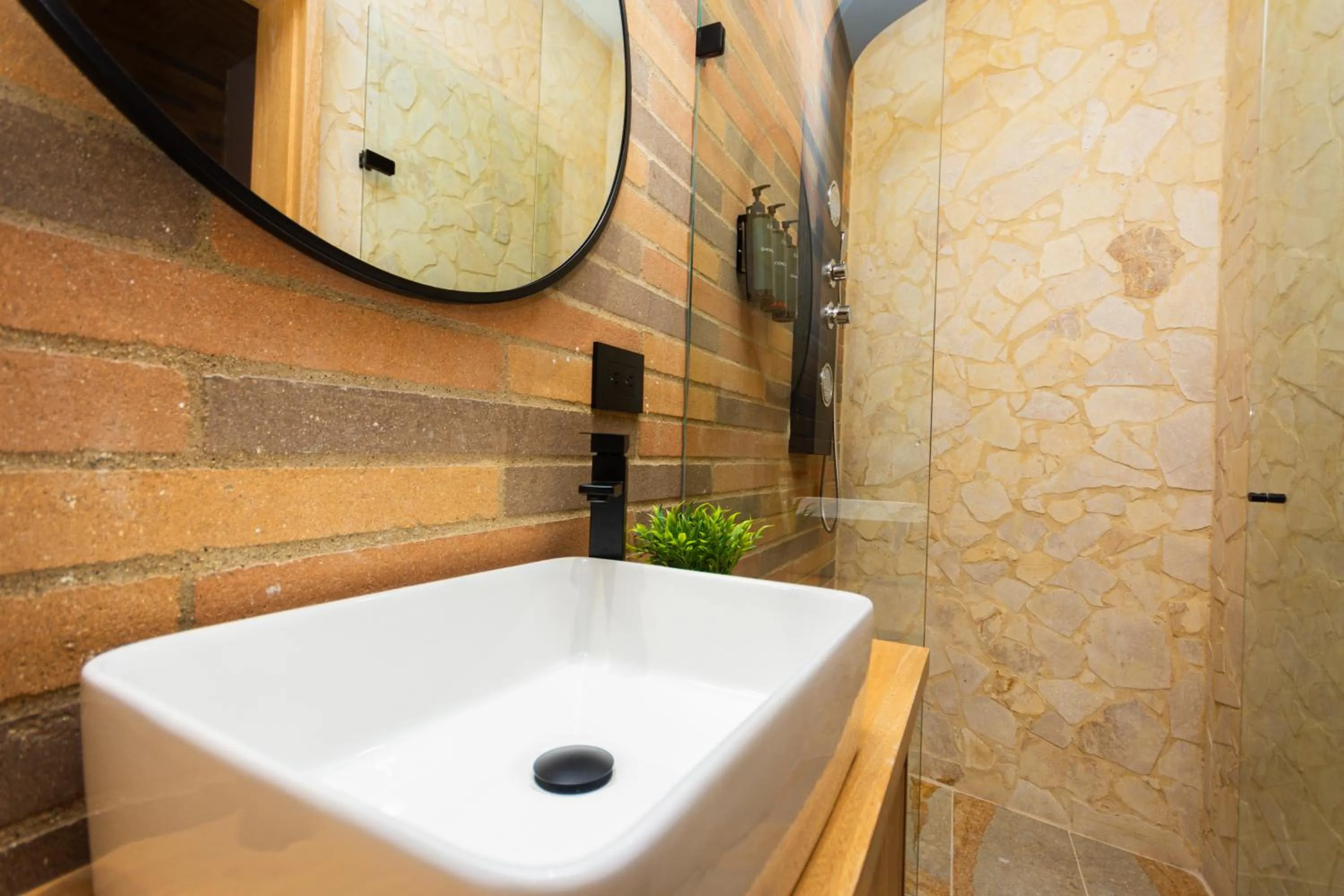 Shower in Hotel Boutique Obelisco