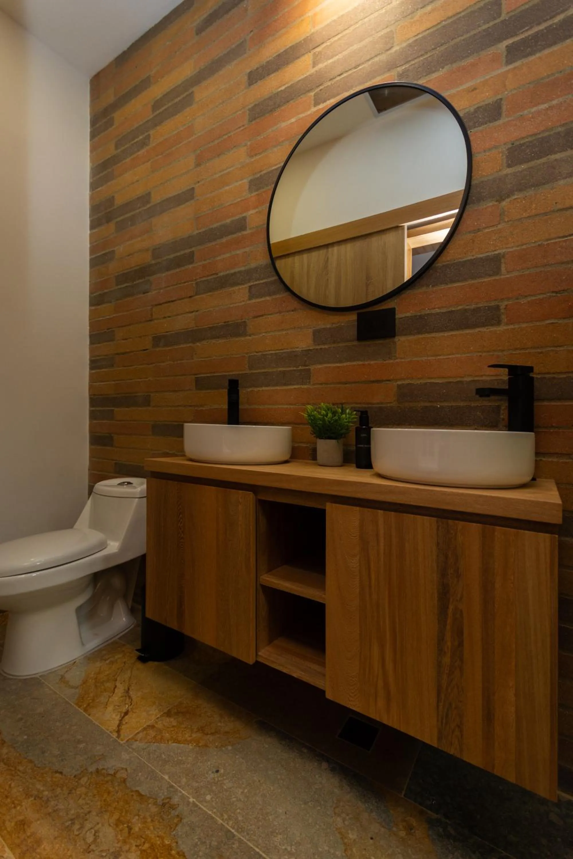 Toilet in Hotel Boutique Obelisco