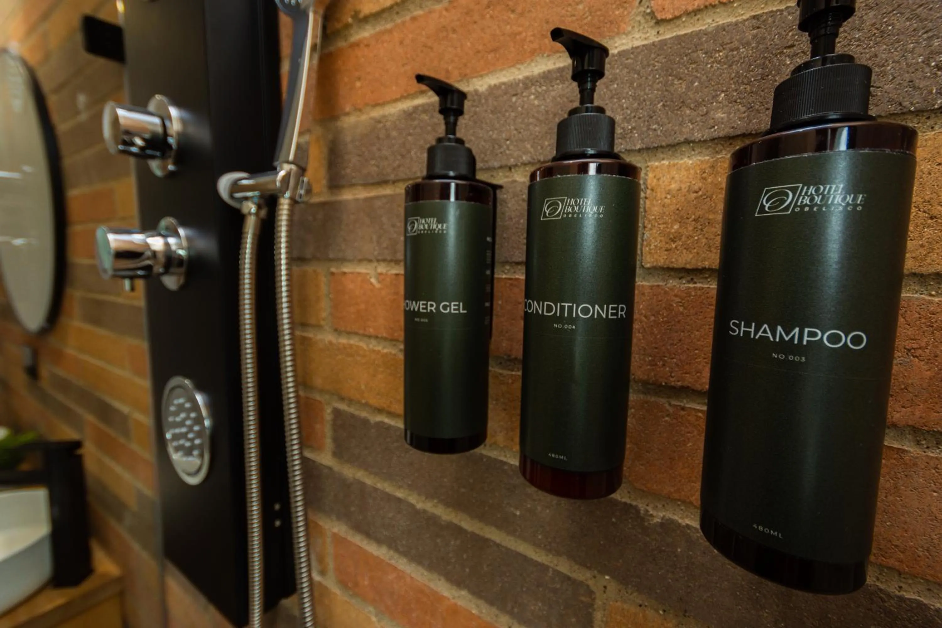 Shower in Hotel Boutique Obelisco