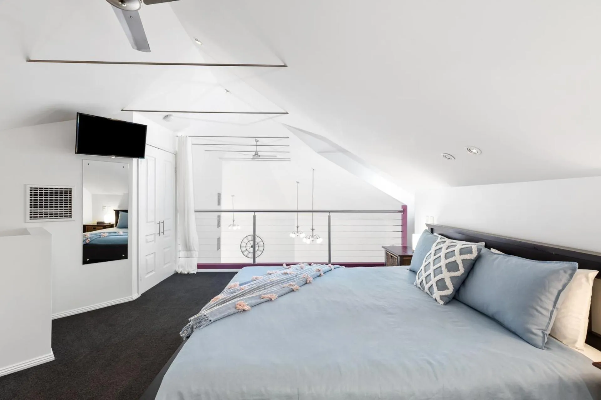 Bed in Merlot Verdelho Townhouses