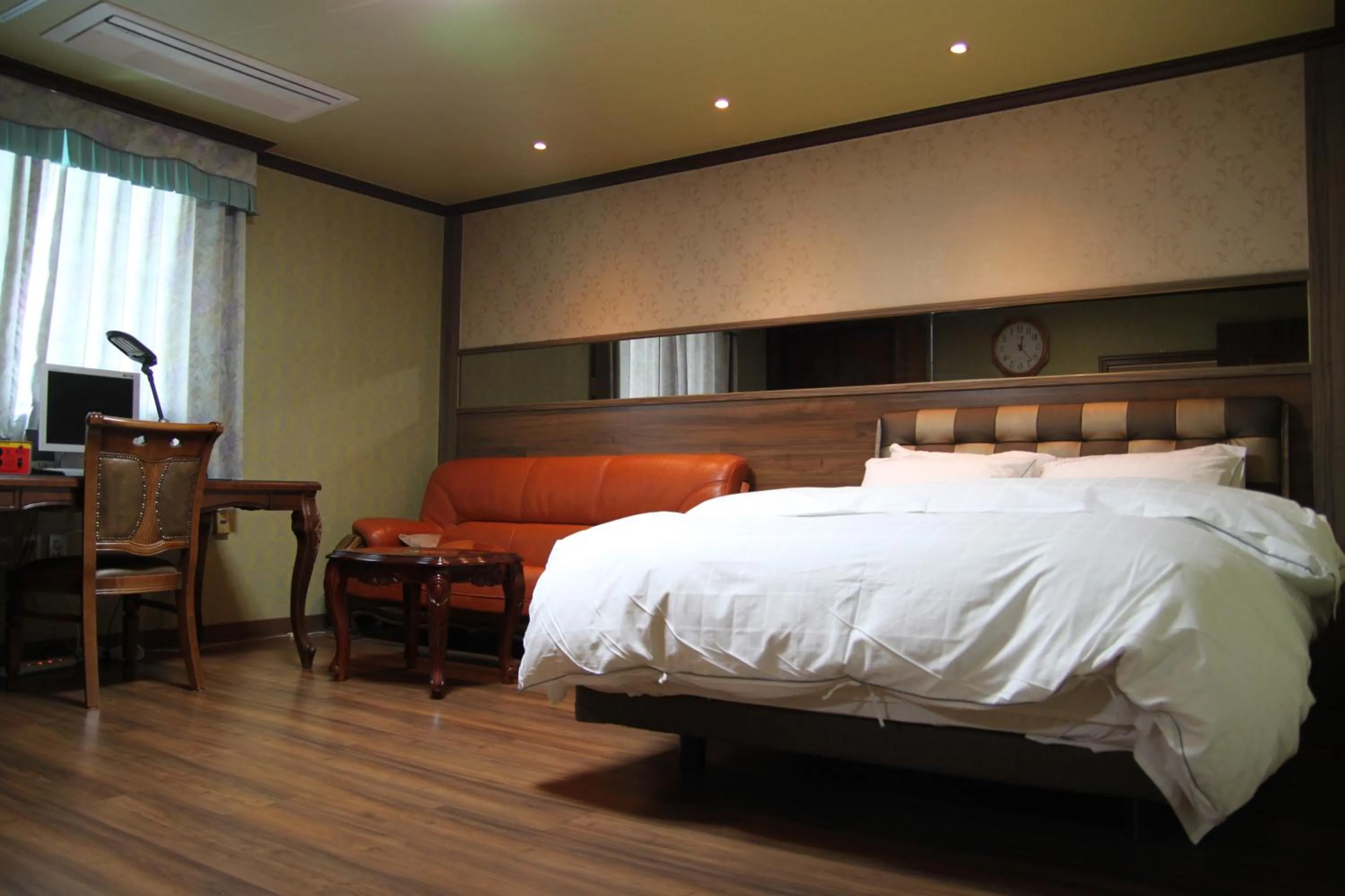 Decorative detail, Bed in Gunsan Western Hotel