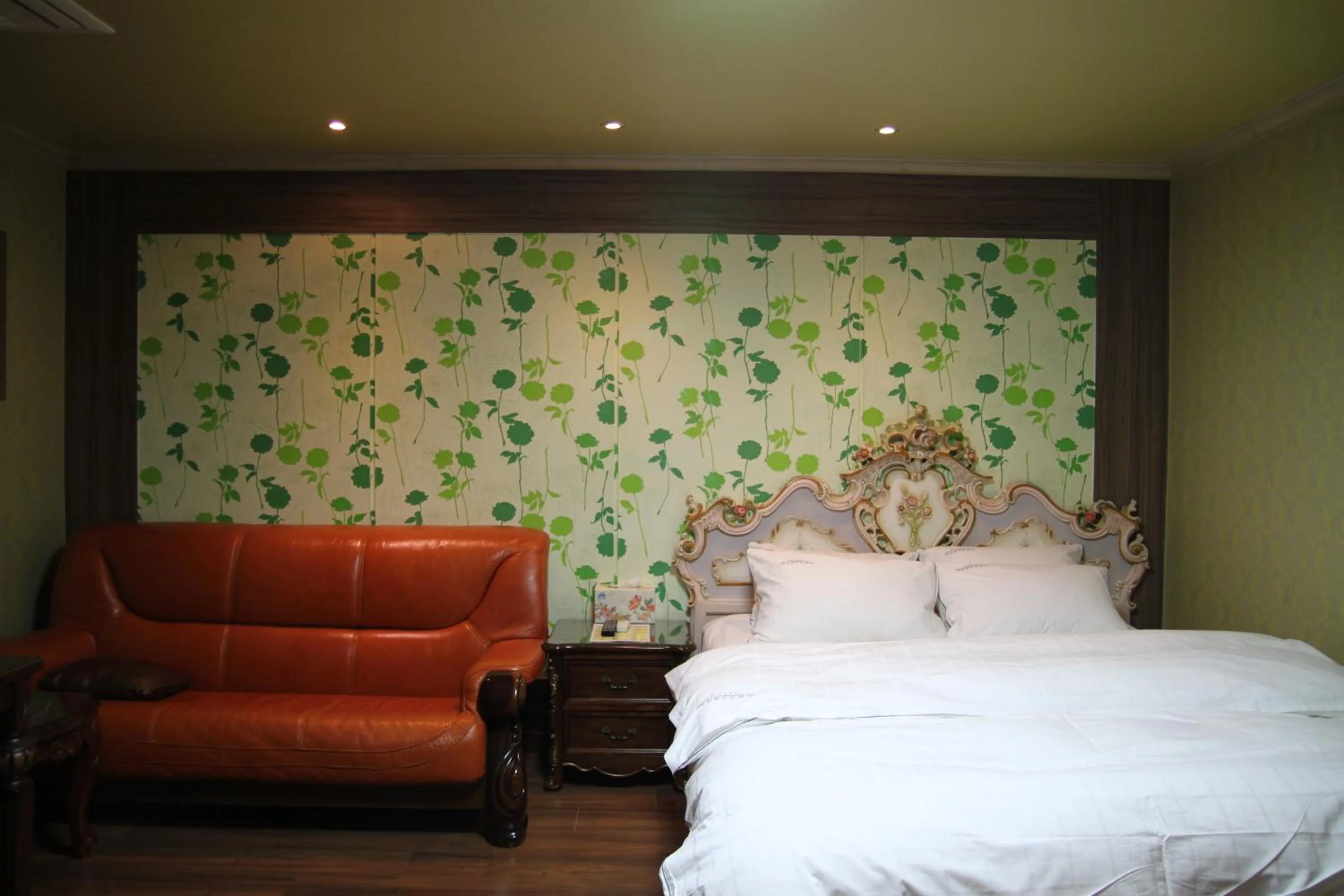 Decorative detail, Bed in Gunsan Western Hotel