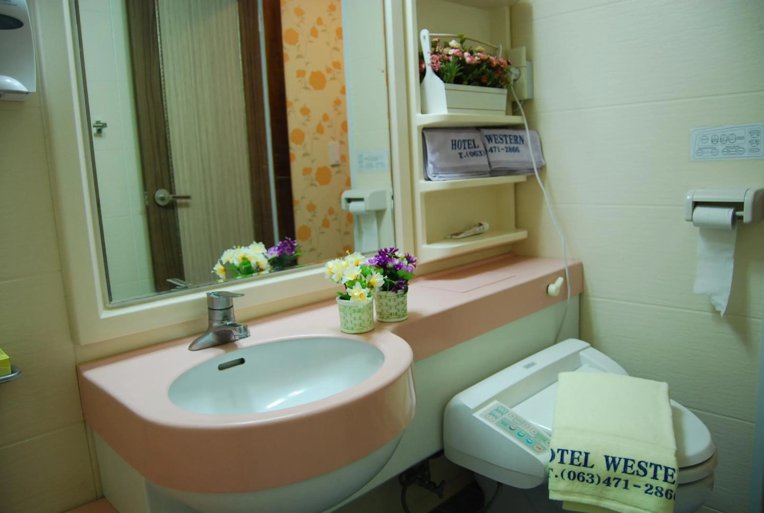 Decorative detail in Gunsan Western Hotel