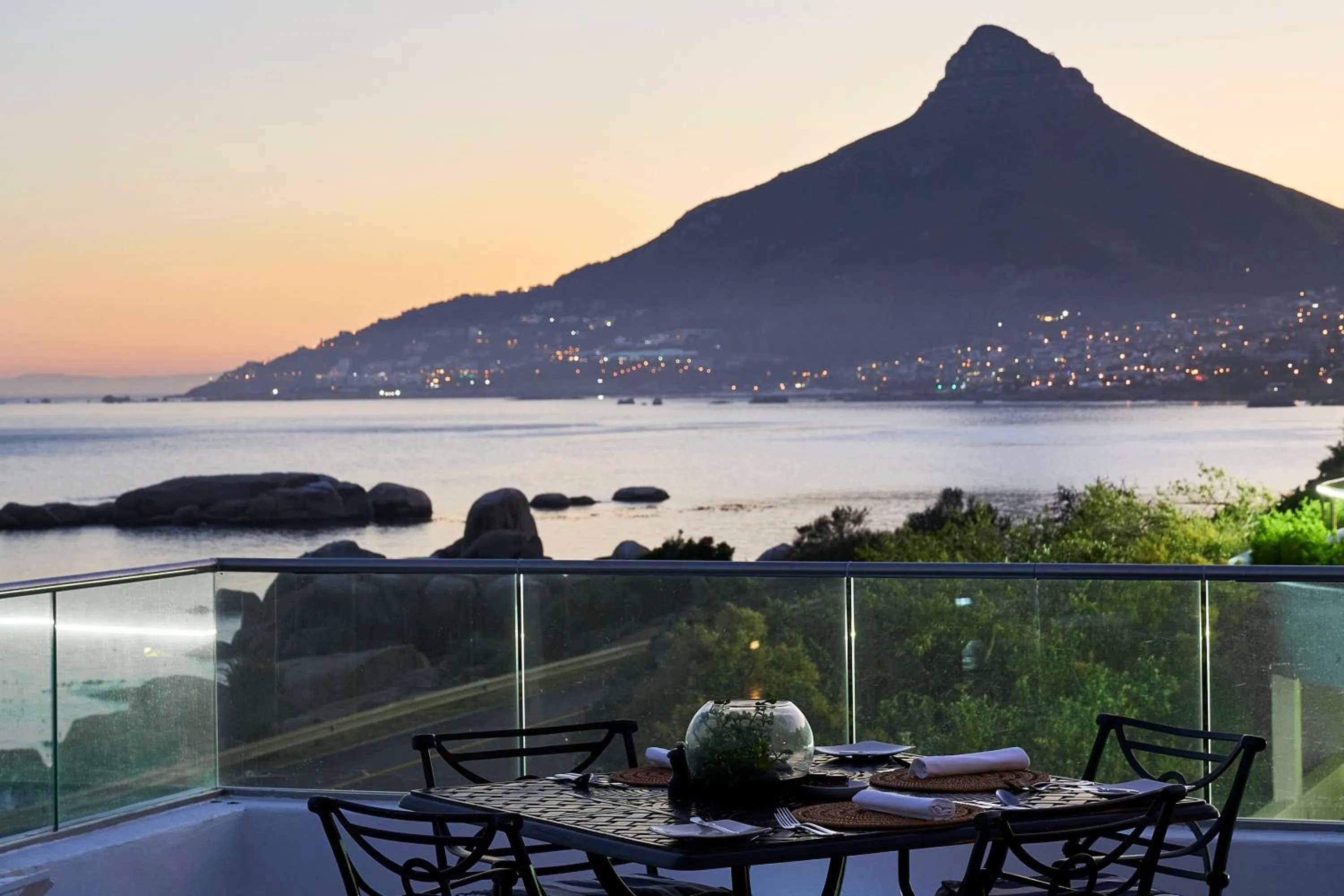 Restaurant/places to eat in Twelve Apostles Hotel & Spa