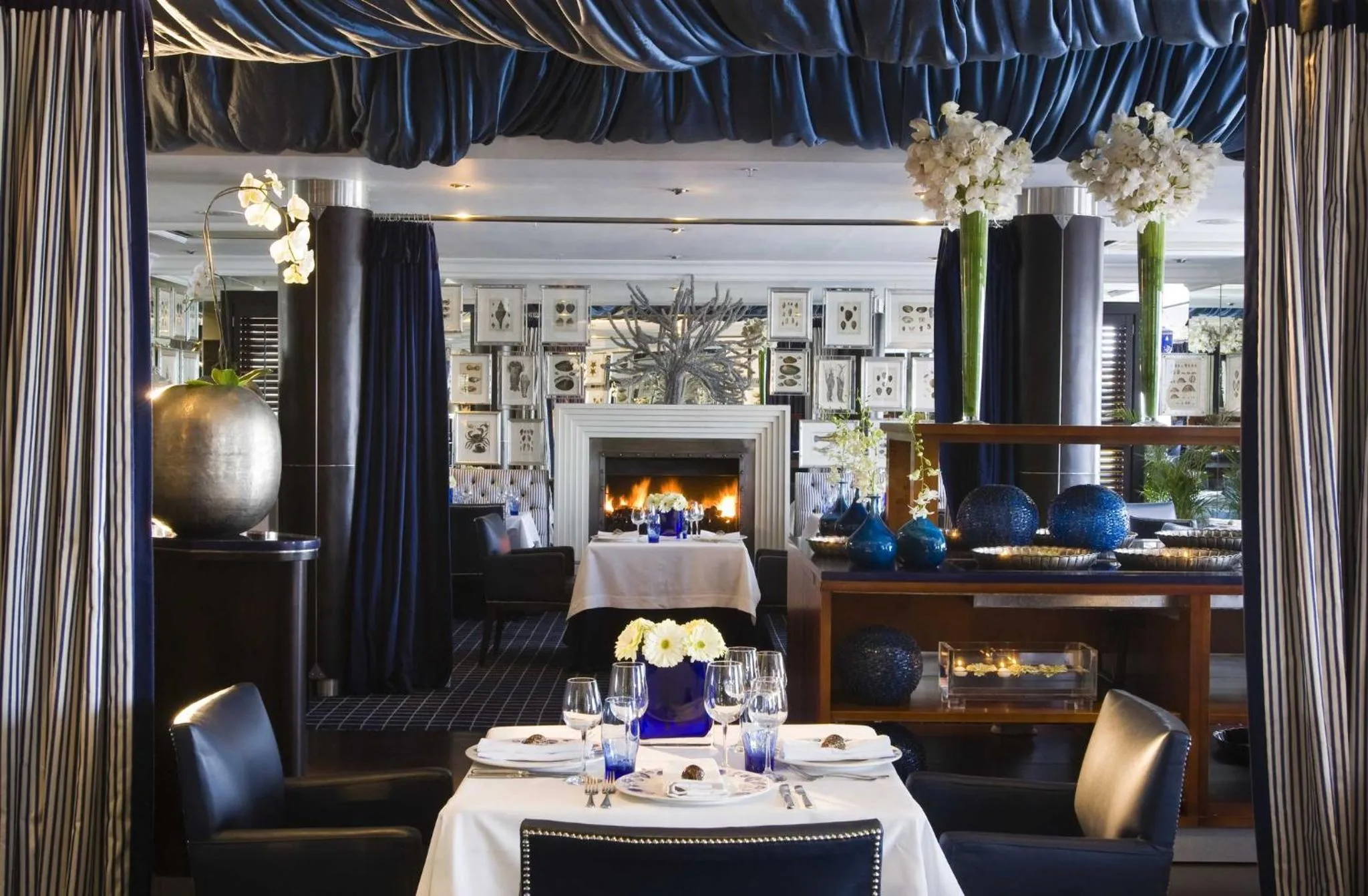 Restaurant/places to eat in Twelve Apostles Hotel & Spa